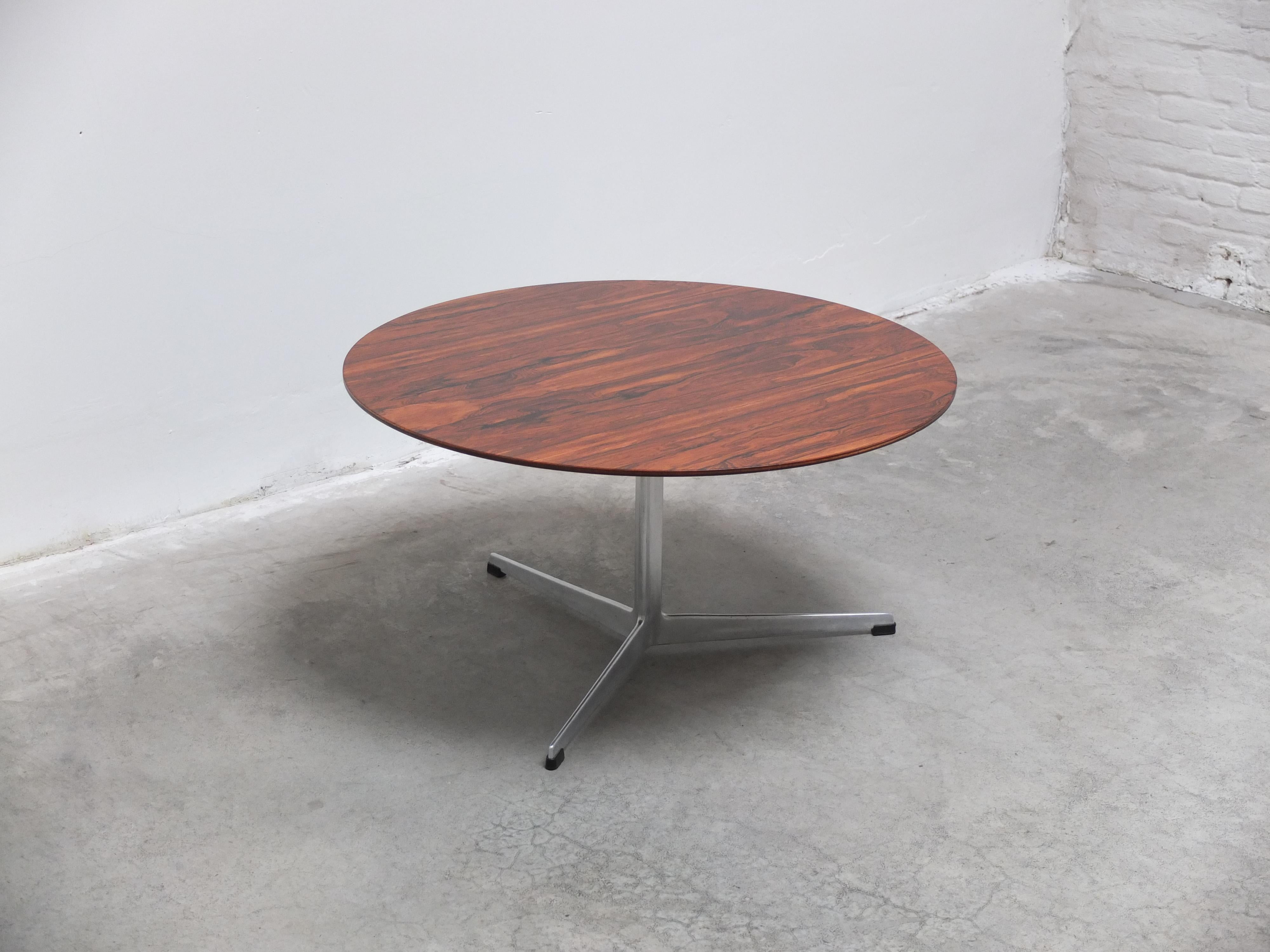 Round Coffee Table by Arne Jacobsen for Fritz Hansen, 1965 7