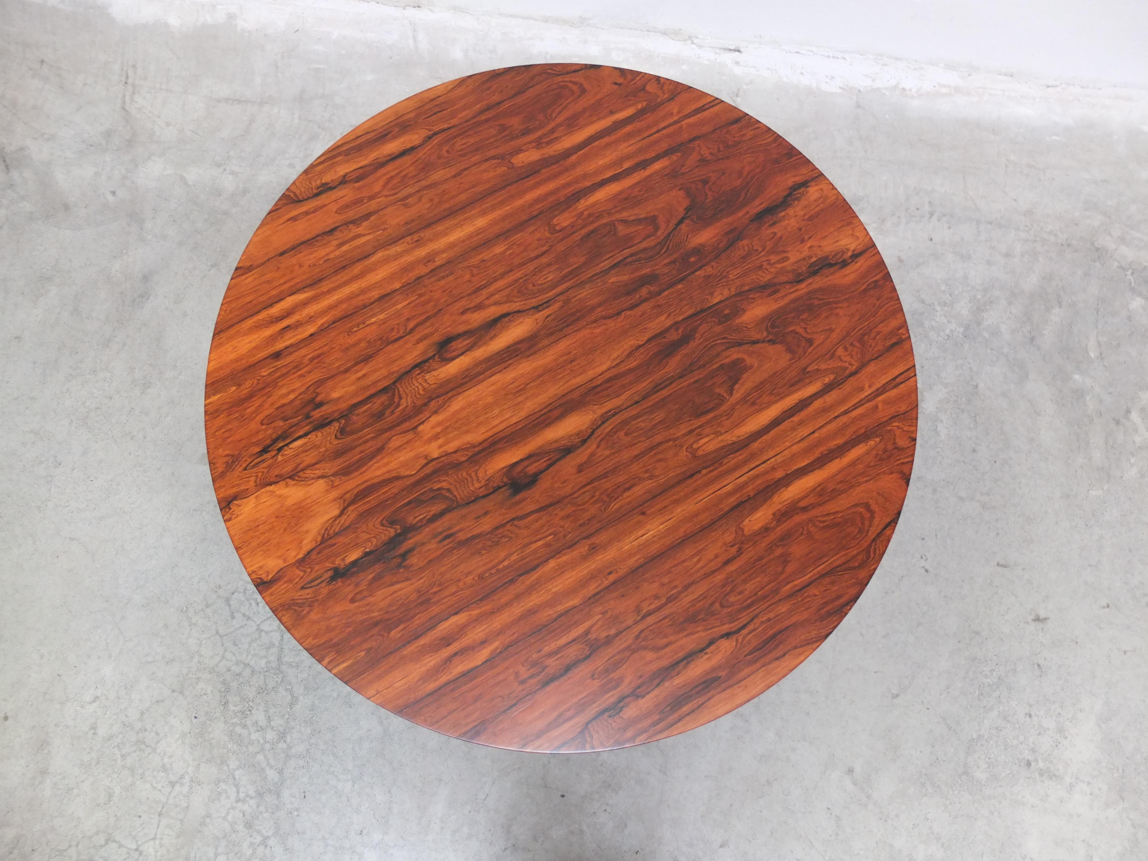 Round Coffee Table by Arne Jacobsen for Fritz Hansen, 1965 In Excellent Condition In Antwerpen, VAN