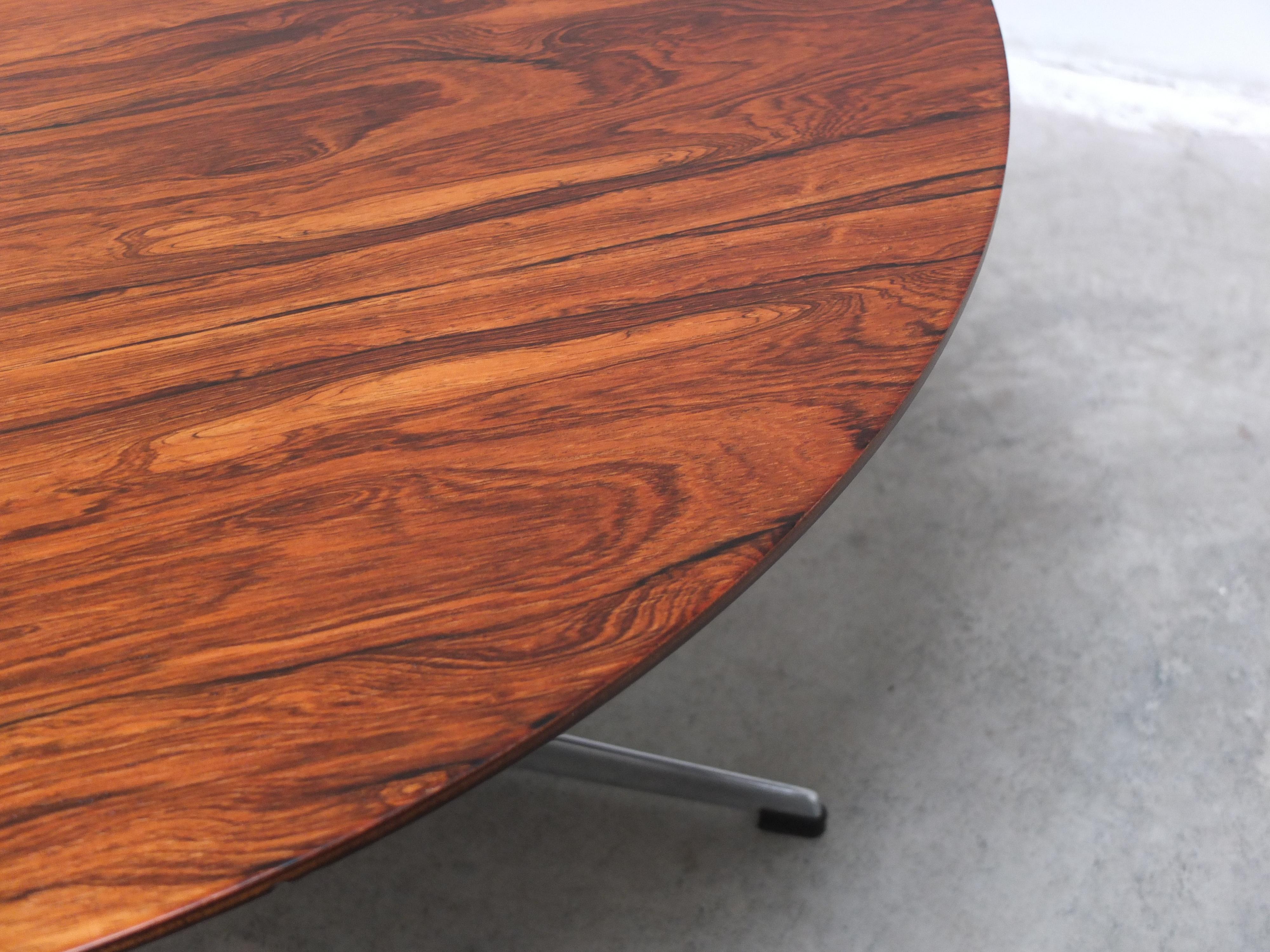 Round Coffee Table by Arne Jacobsen for Fritz Hansen, 1965 2