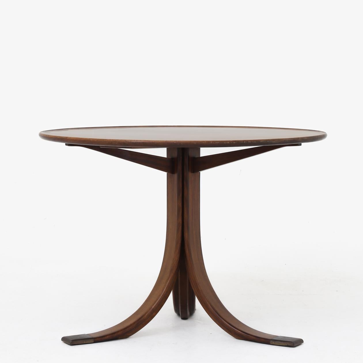 Round Coffee Table by Frits Henningsen In Good Condition In Copenhagen, DK