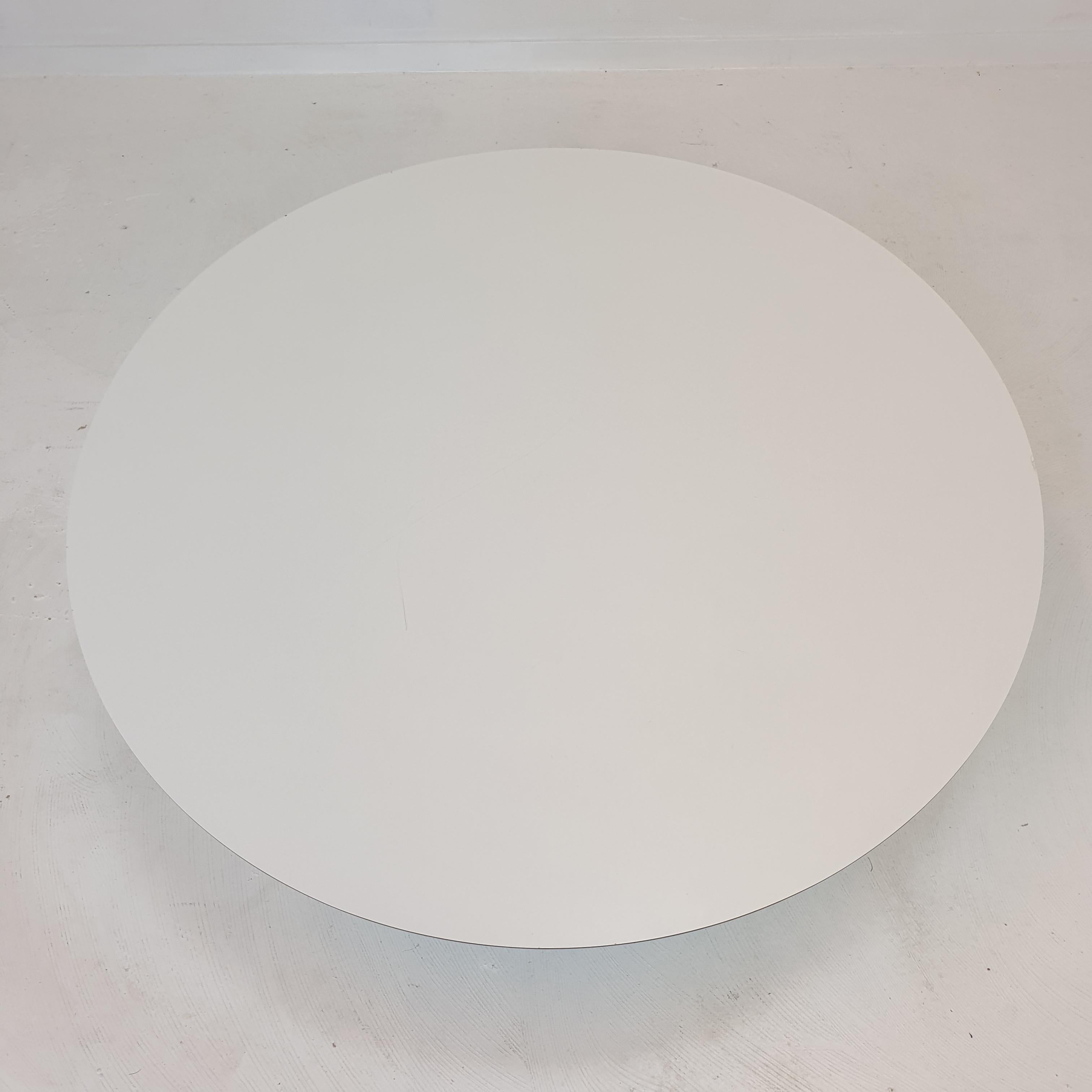 Runder Couchtisch von Geoffrey Harcourt für Artifort, 1960er Jahre im Zustand „Gut“ im Angebot in Oud Beijerland, NL