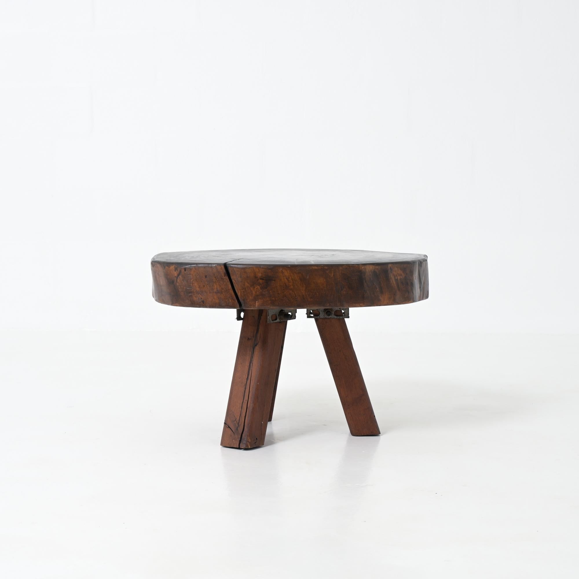 Belge Round Coffee Table by Mobichalet en vente