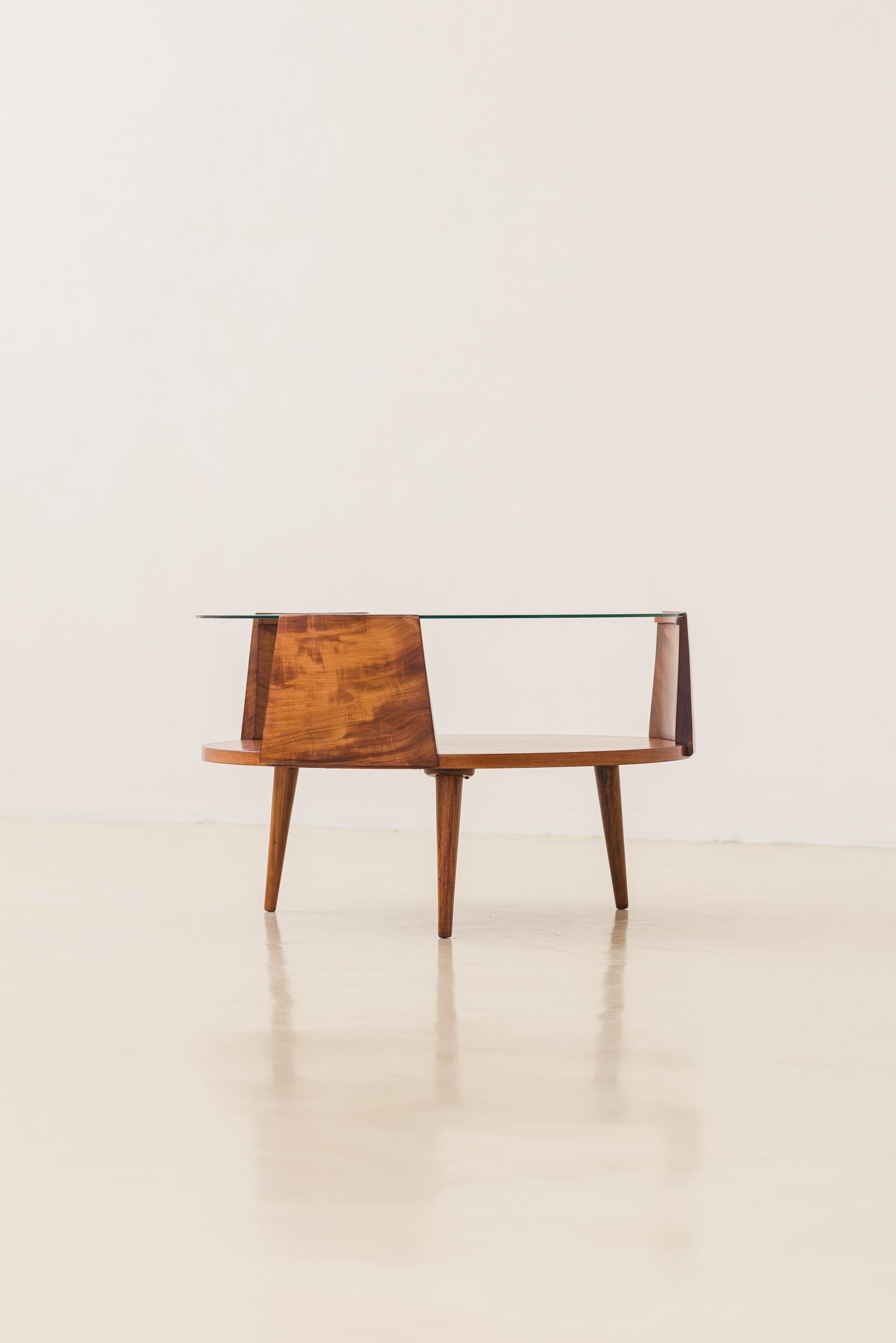 Runder Couchtisch, Susi Aczel und Martin Eisler, Forma S.A., Brasilien, 1953. (Mitte des 20. Jahrhunderts) im Angebot