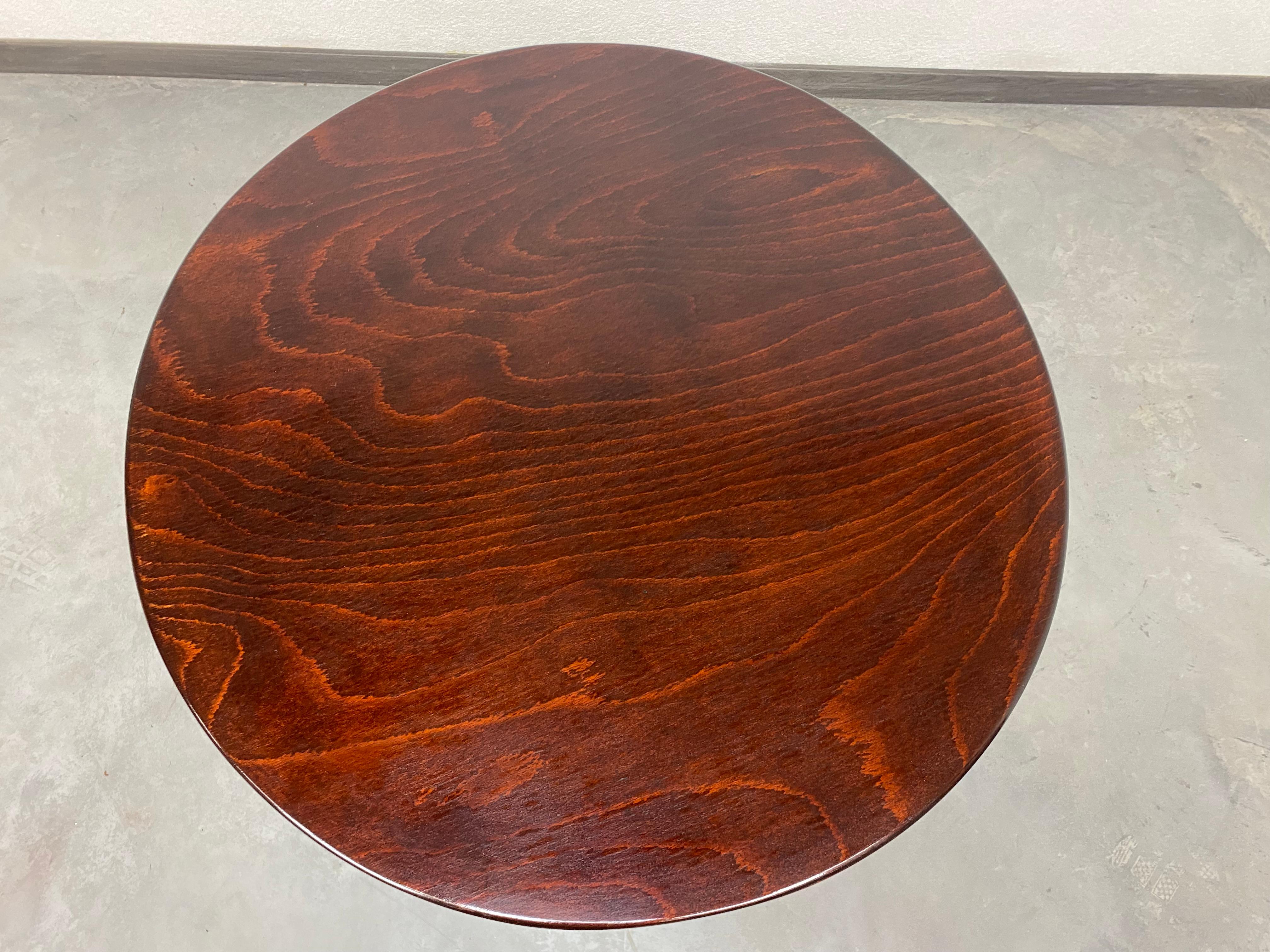 Round Coffee Table by Thonet In Excellent Condition For Sale In Banská Štiavnica, SK