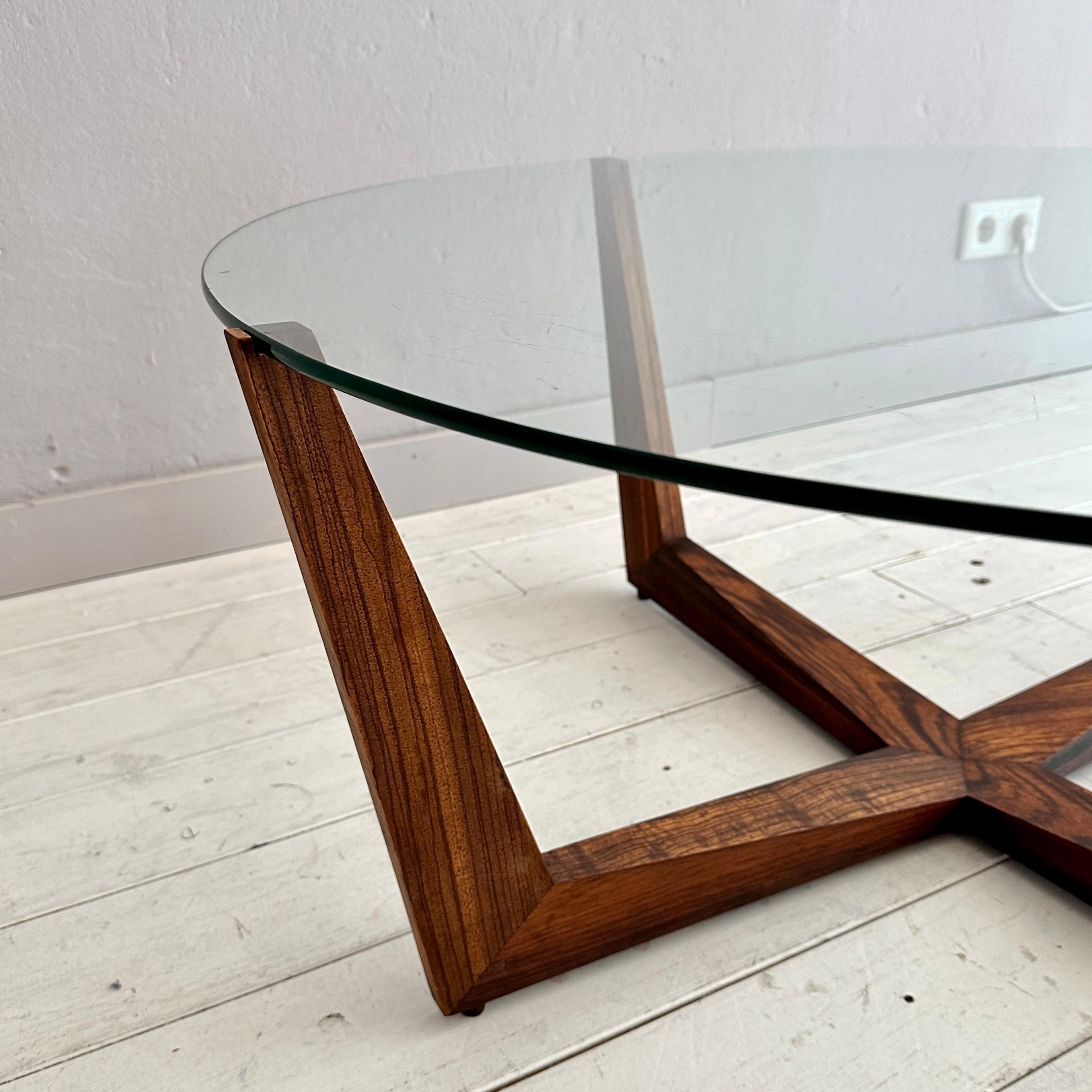 Round Coffee Table by Wilhelm Renz in Teak and Glass, around 1960 For Sale 5