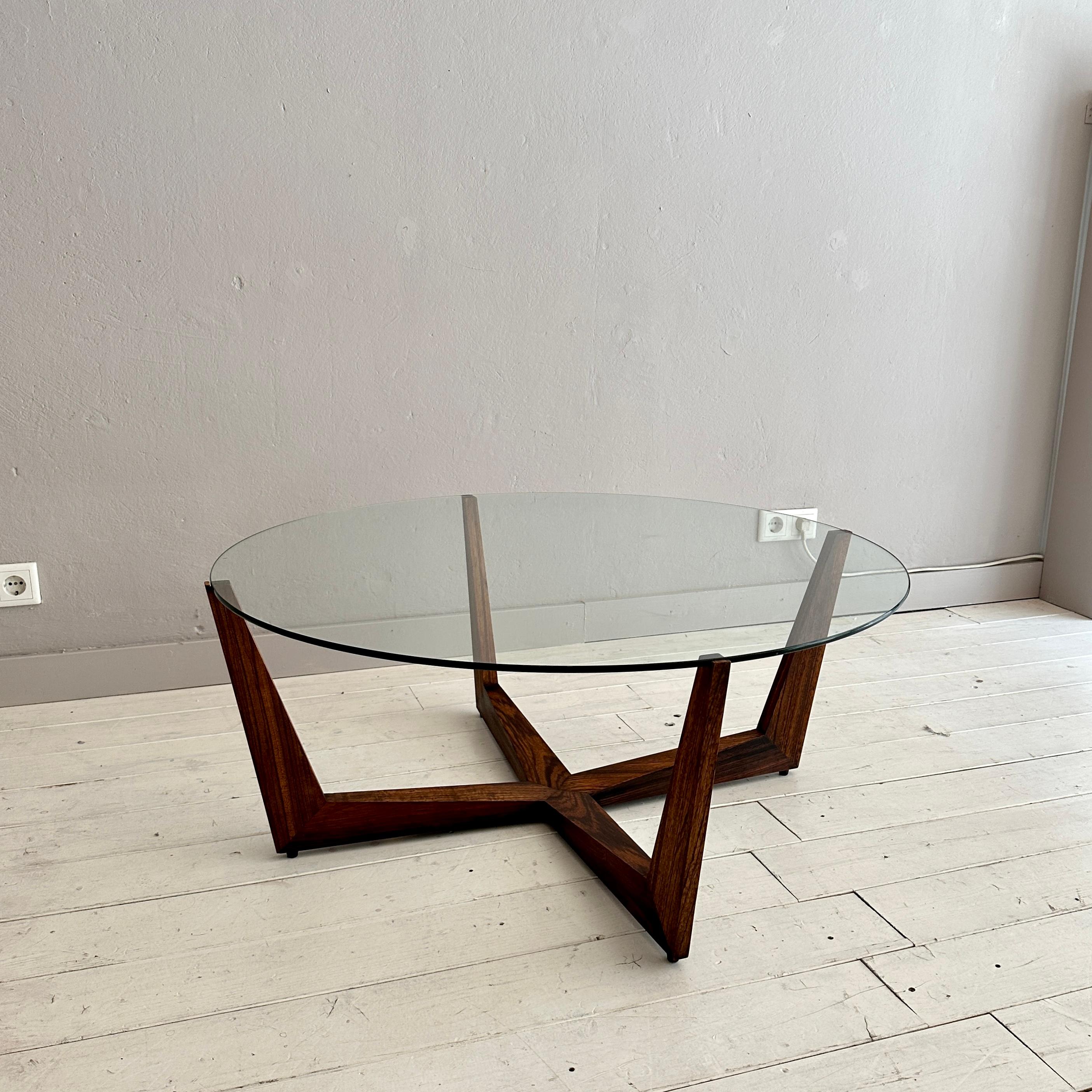 Mid-Century Modern Round Coffee Table by Wilhelm Renz in Teak and Glass, around 1960 For Sale
