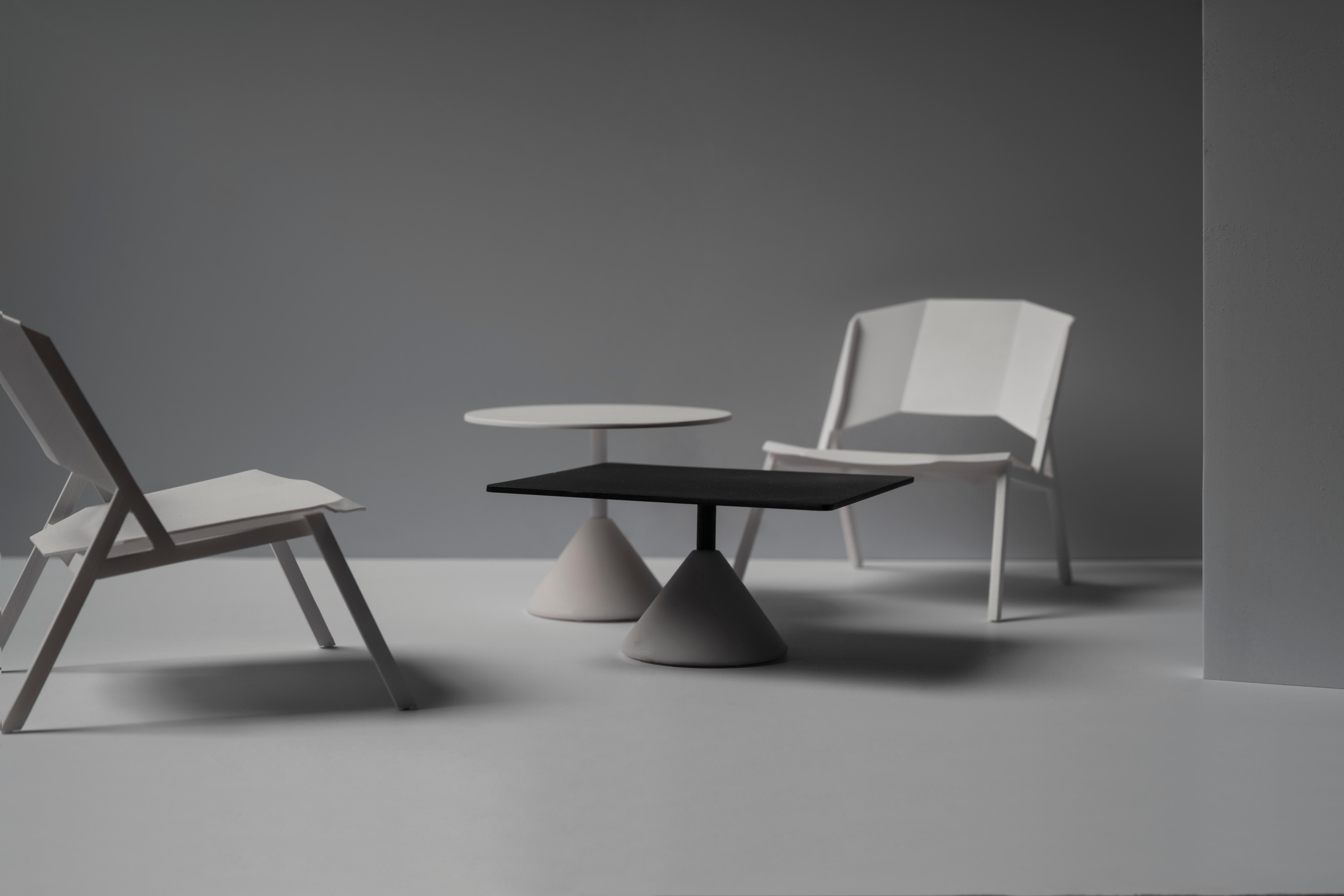 Industriel Table basse ronde 'DING' en béton et aluminium 'blanc' en vente