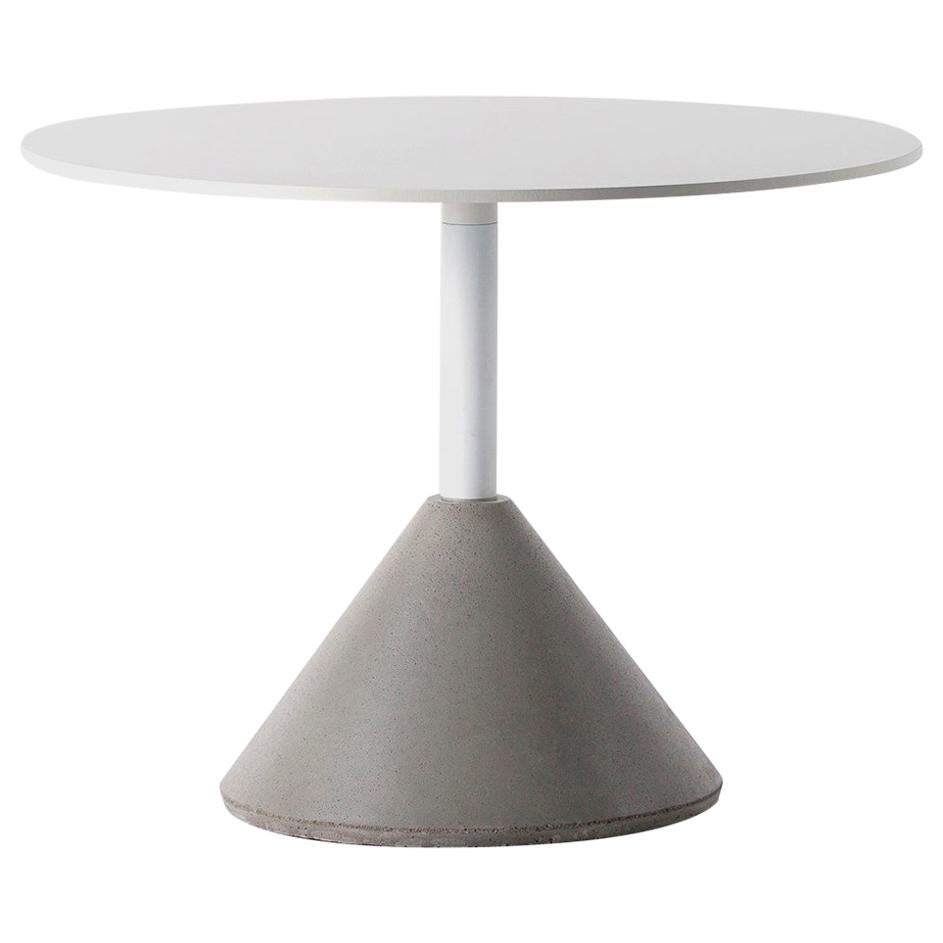 Table basse ronde 'DING' en béton et aluminium 'blanc'