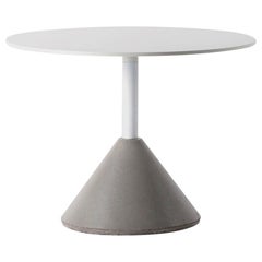Round Coffee Table 'DING' Made of Concrete and Aluminum 'White'