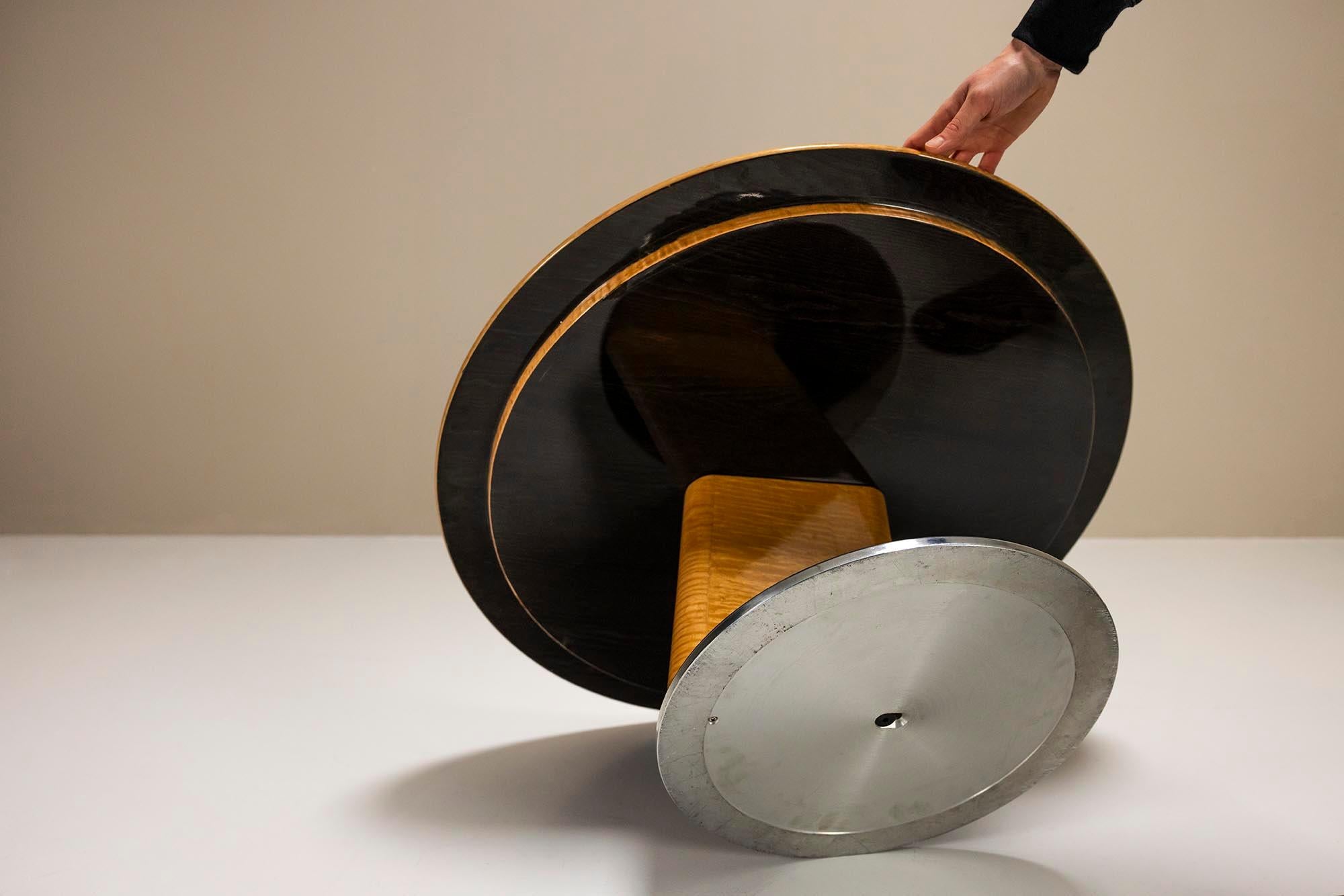 Fin du 20e siècle Table basse ronde en érable œil d'oiseau et aluminium de Sergio Saporiti en vente