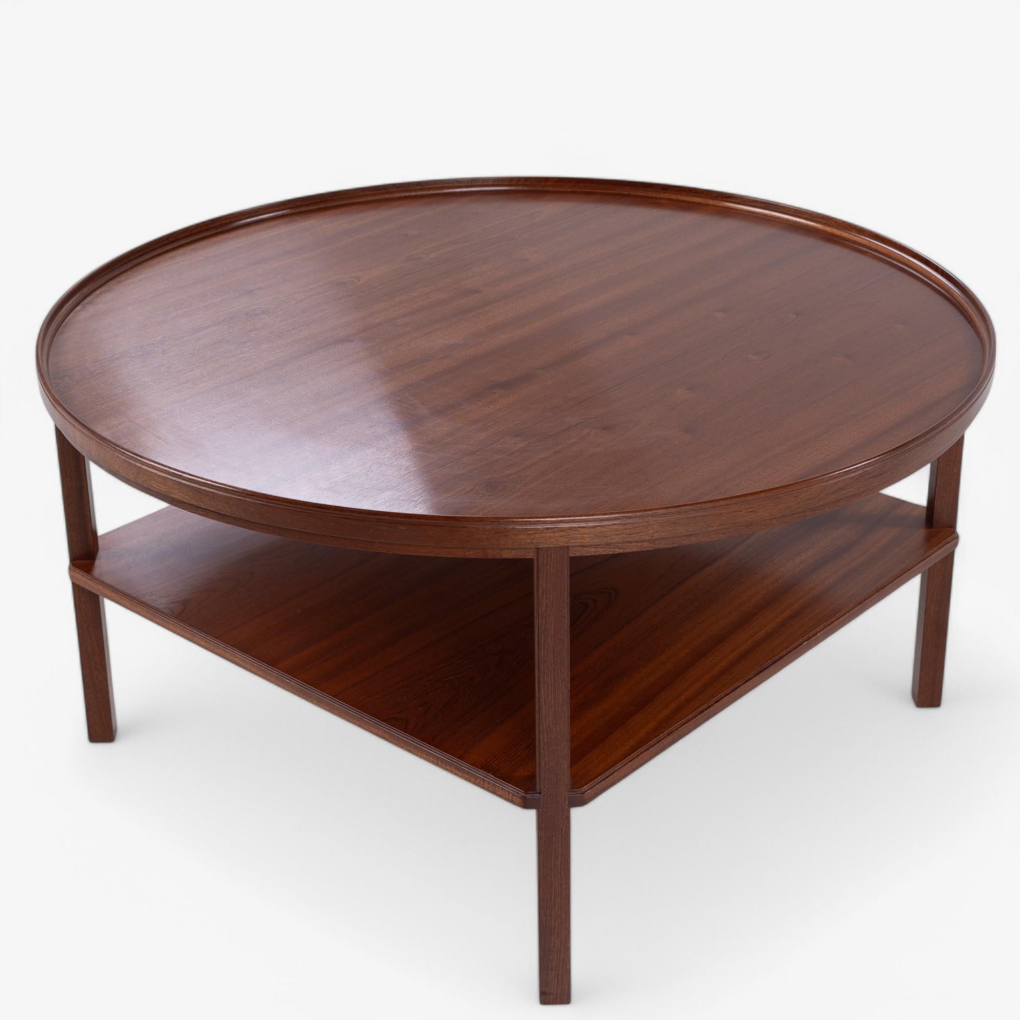 Acajou Table basse ronde en acajou de Kaare Klint en vente
