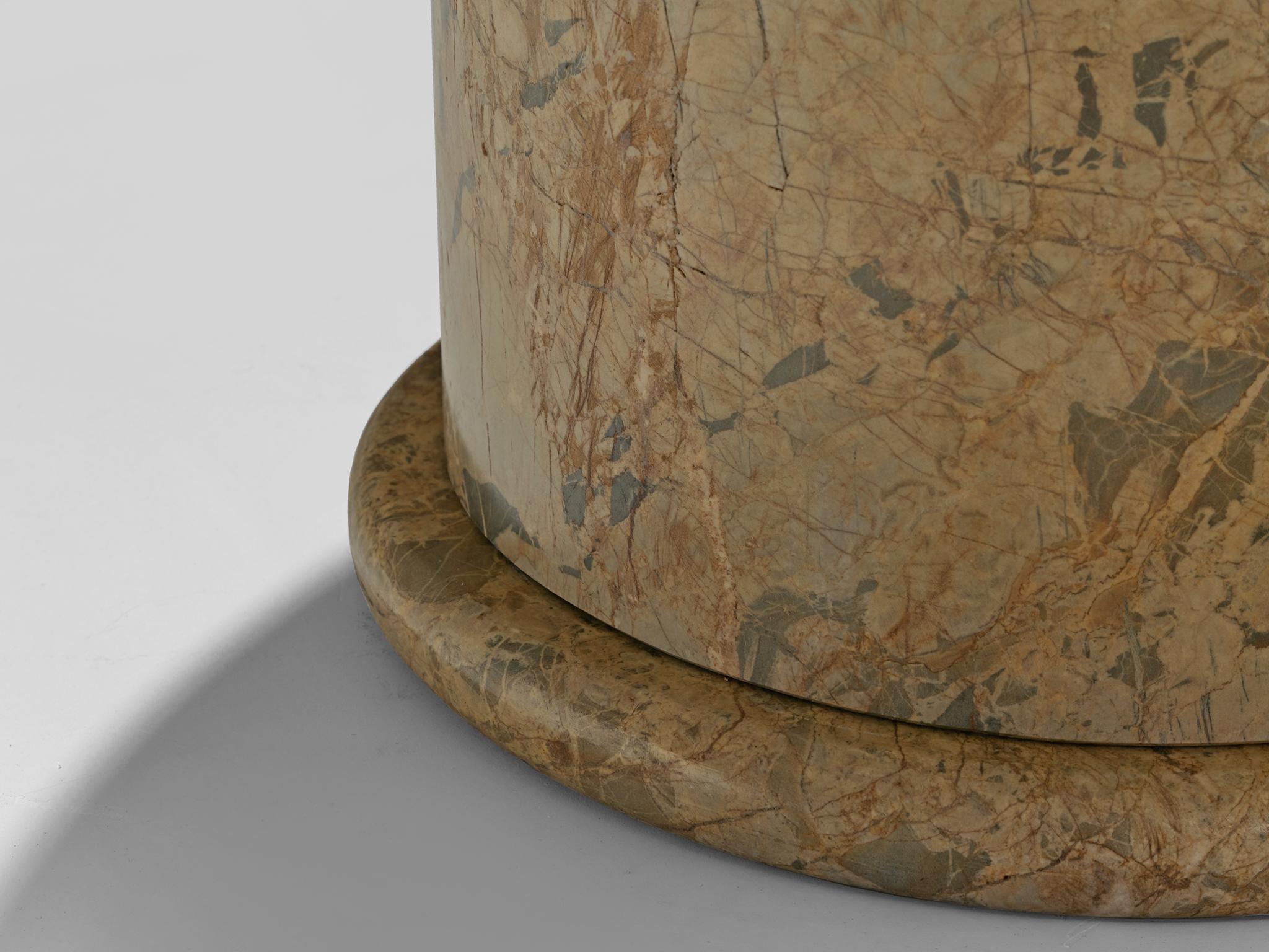 Round Coffee Table in Marble 1