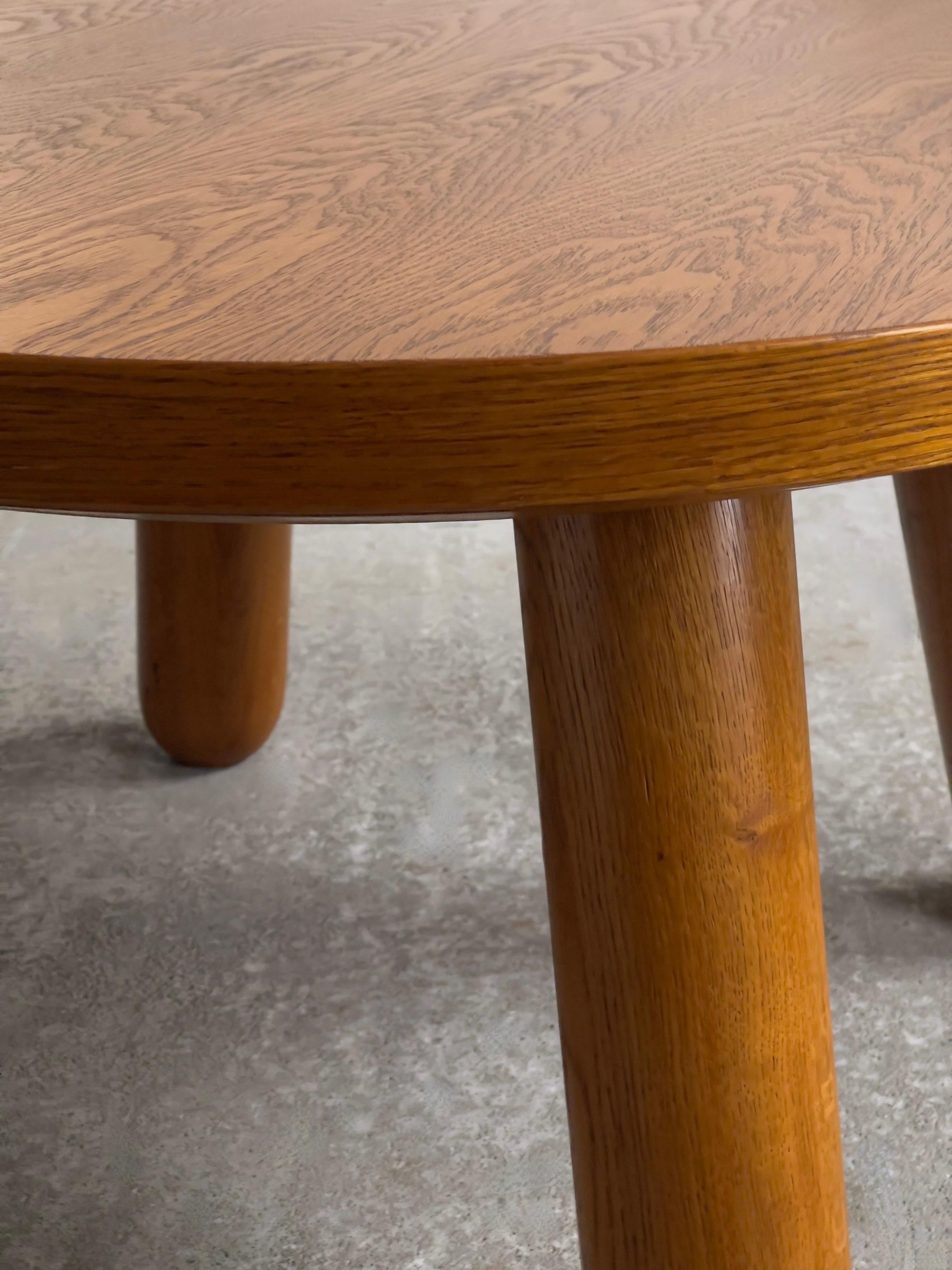 Round coffee table in oak with club legs by danish cabinet maker, Denmark 1940s For Sale 4