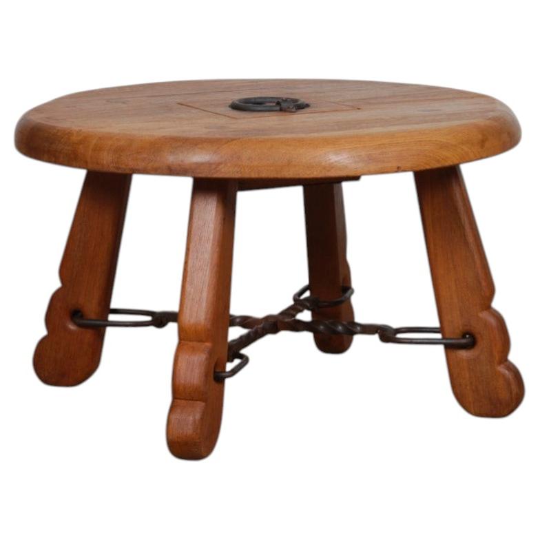 Round coffee table in solid oak and wrought iron, 1950 For Sale