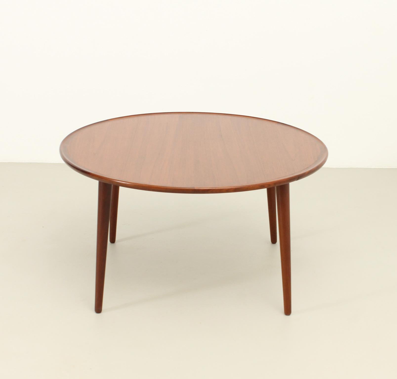Round Coffee Table in Teak Wood by BC Møbler, Denmark, 1960's For Sale 4