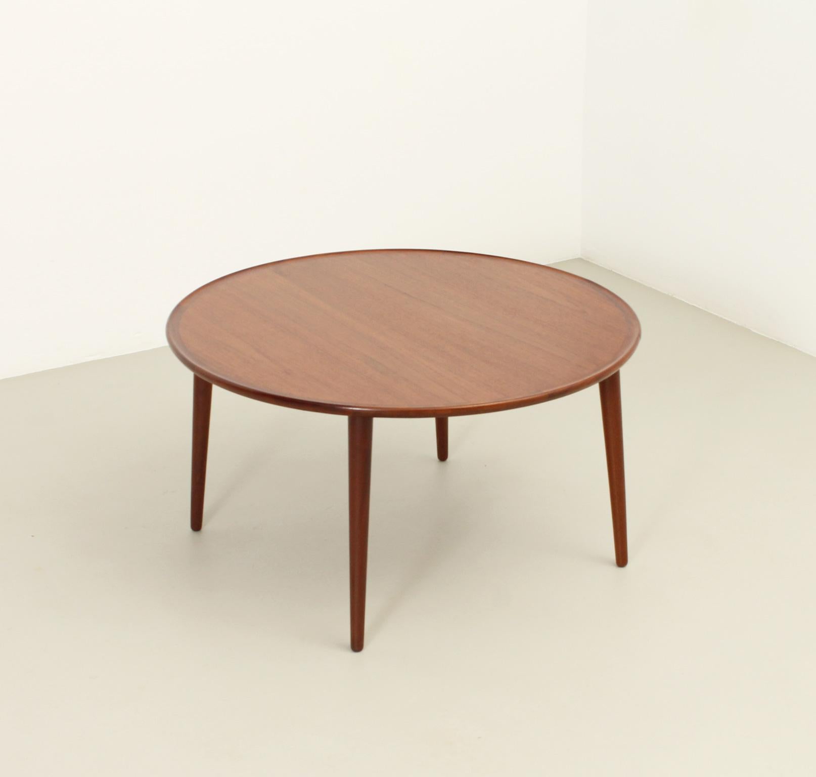 Scandinavian Modern Round Coffee Table in Teak Wood by BC Møbler, Denmark, 1960's For Sale