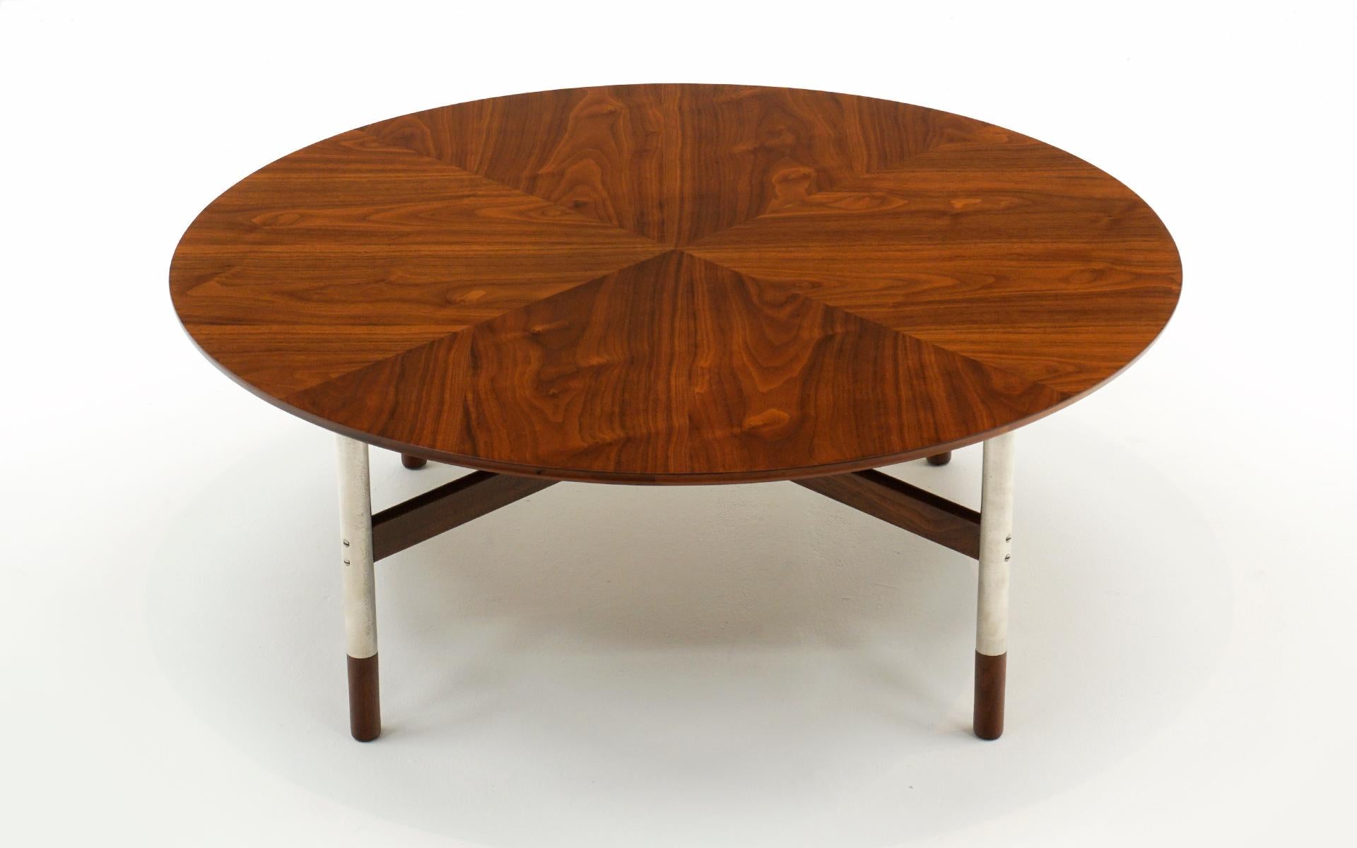 Mid-Century Modern Round Coffee Table in the Style of Finn Juhl. Satin Chrome Legs Walnut Top &Feet For Sale