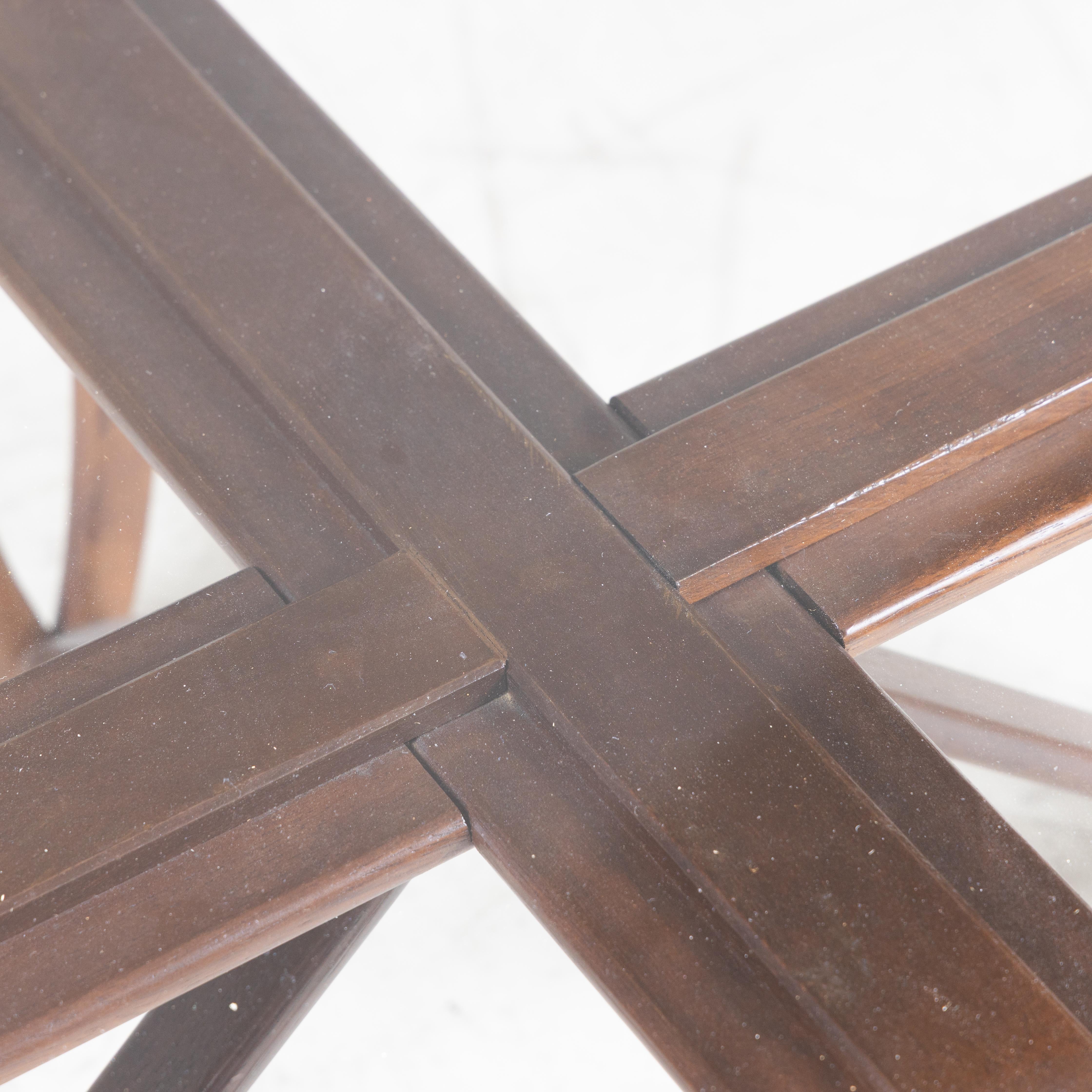 Round coffee table in wood and glass Brazilian production 1950 For Sale 5