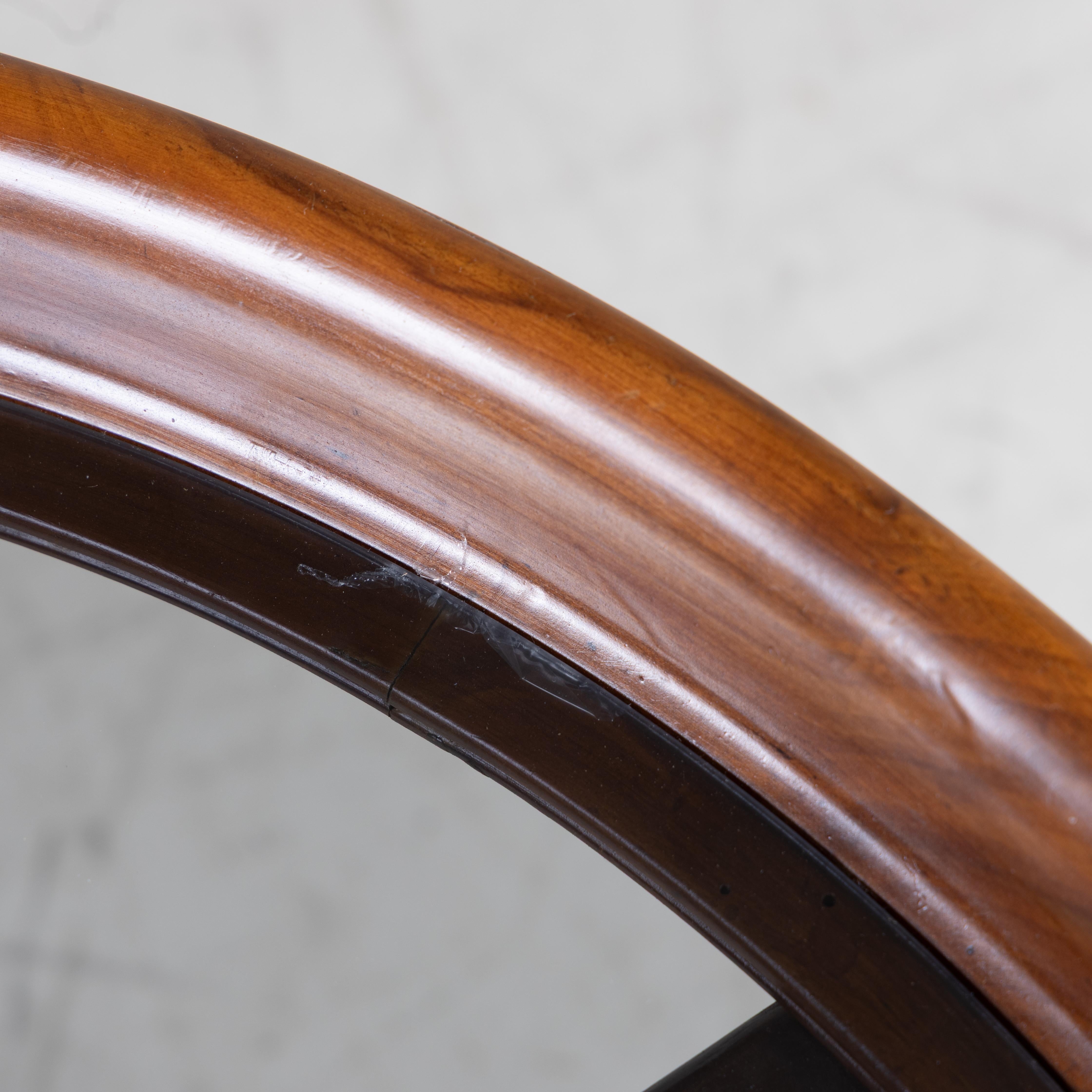 Round coffee table made of solid wood, Brazilian production of the fifties. The essential design and balanced proportions recall the sobriety and solidity typical of the South American modernist furniture of the period. A representative example of