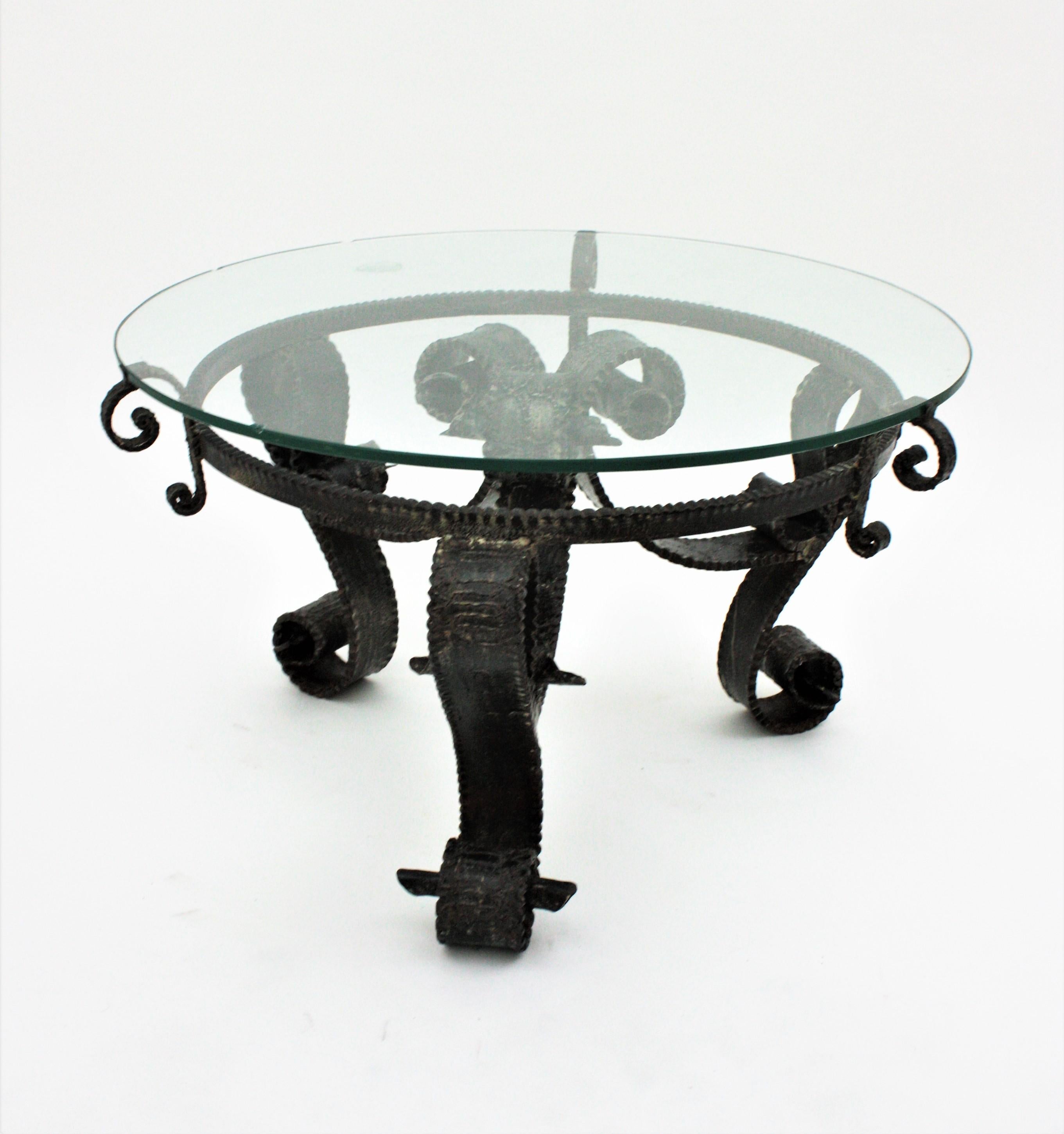 Round Coffee Table in Wrought Iron For Sale 5