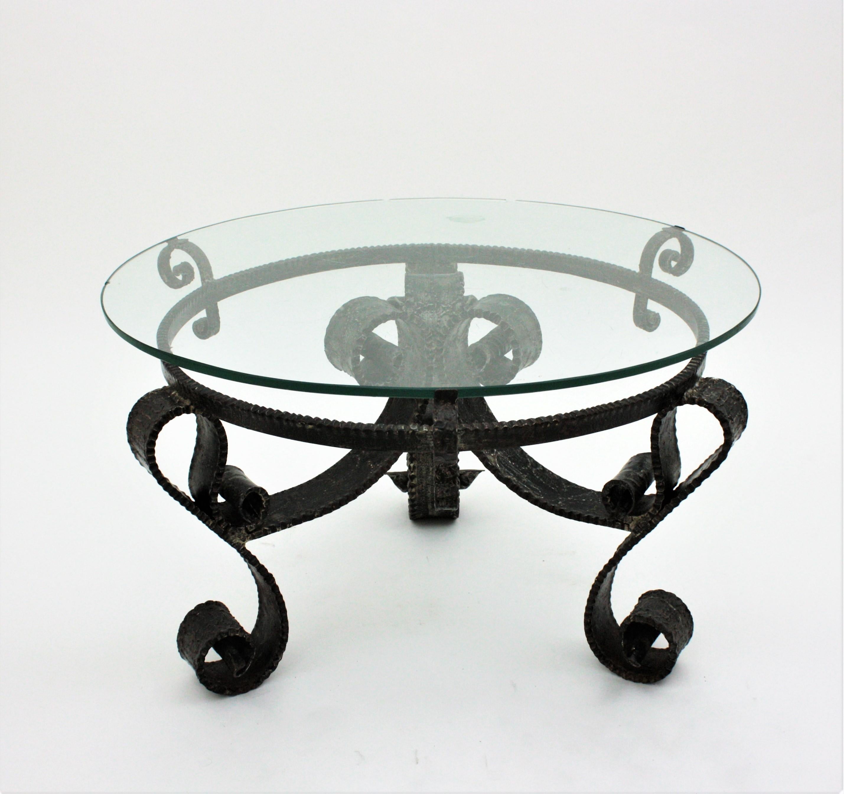 French Round Coffee Table in Wrought Iron For Sale