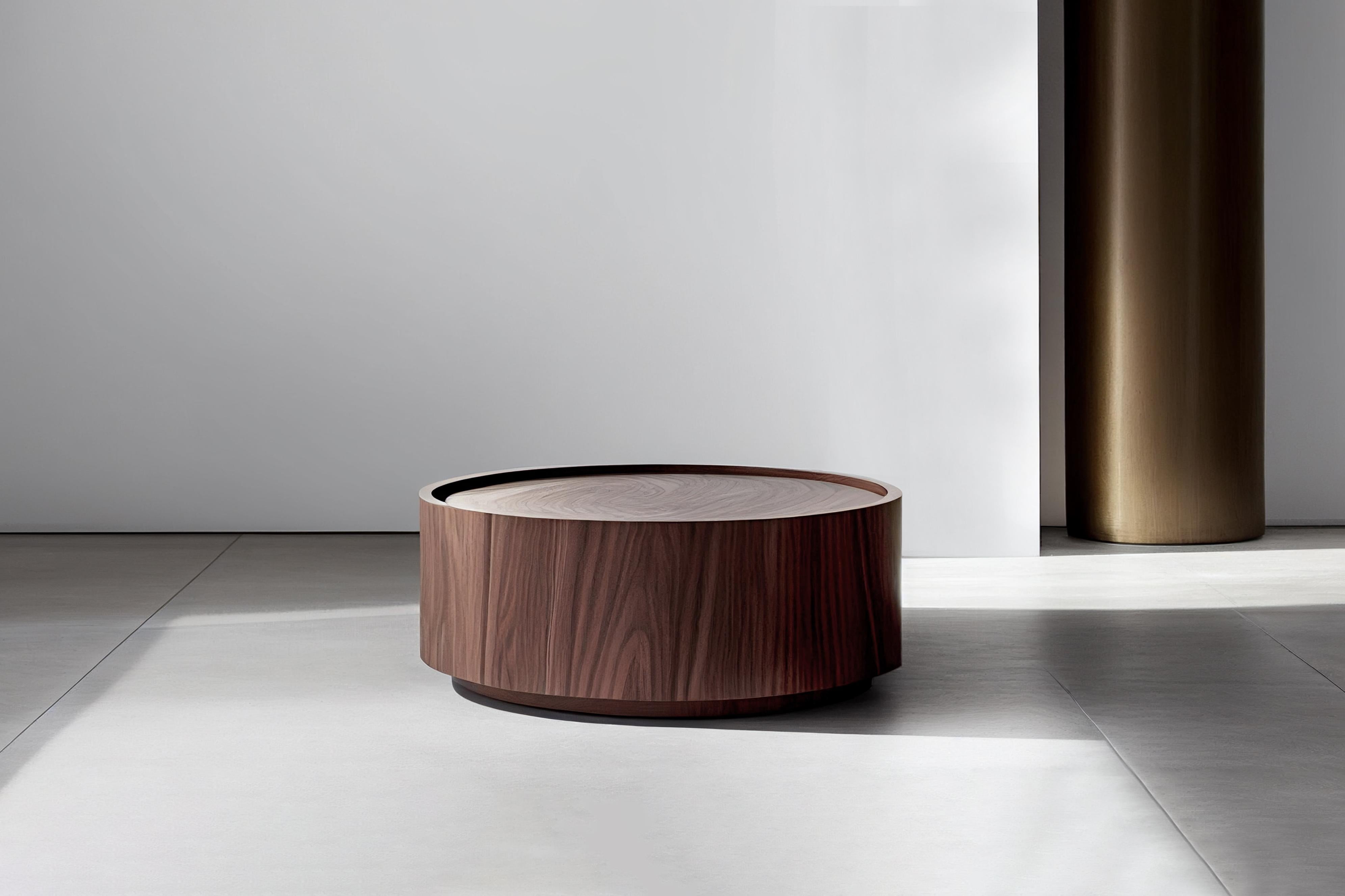 Round Coffee Table Made of Walnut Veneer by Nono Furniture In New Condition For Sale In Estado de Mexico CP, Estado de Mexico