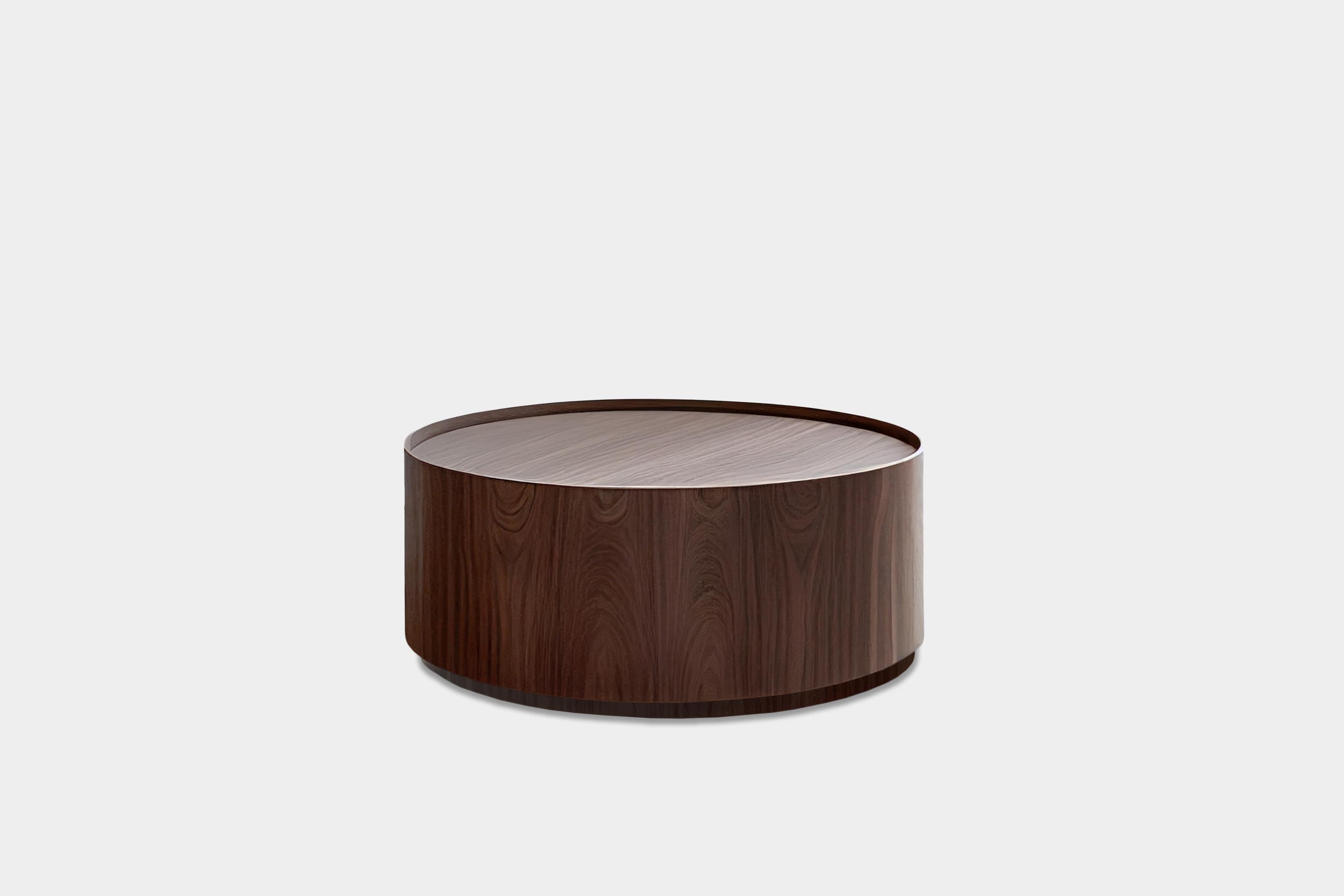 Table basse ronde en placage de noyer par NONO Furniture en vente 1