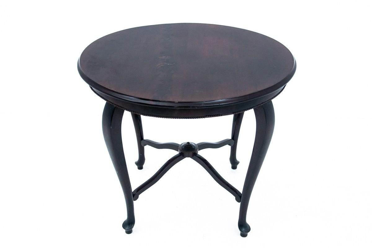 Round Coffee Table, Northern Europe, circa 1900 For Sale 1