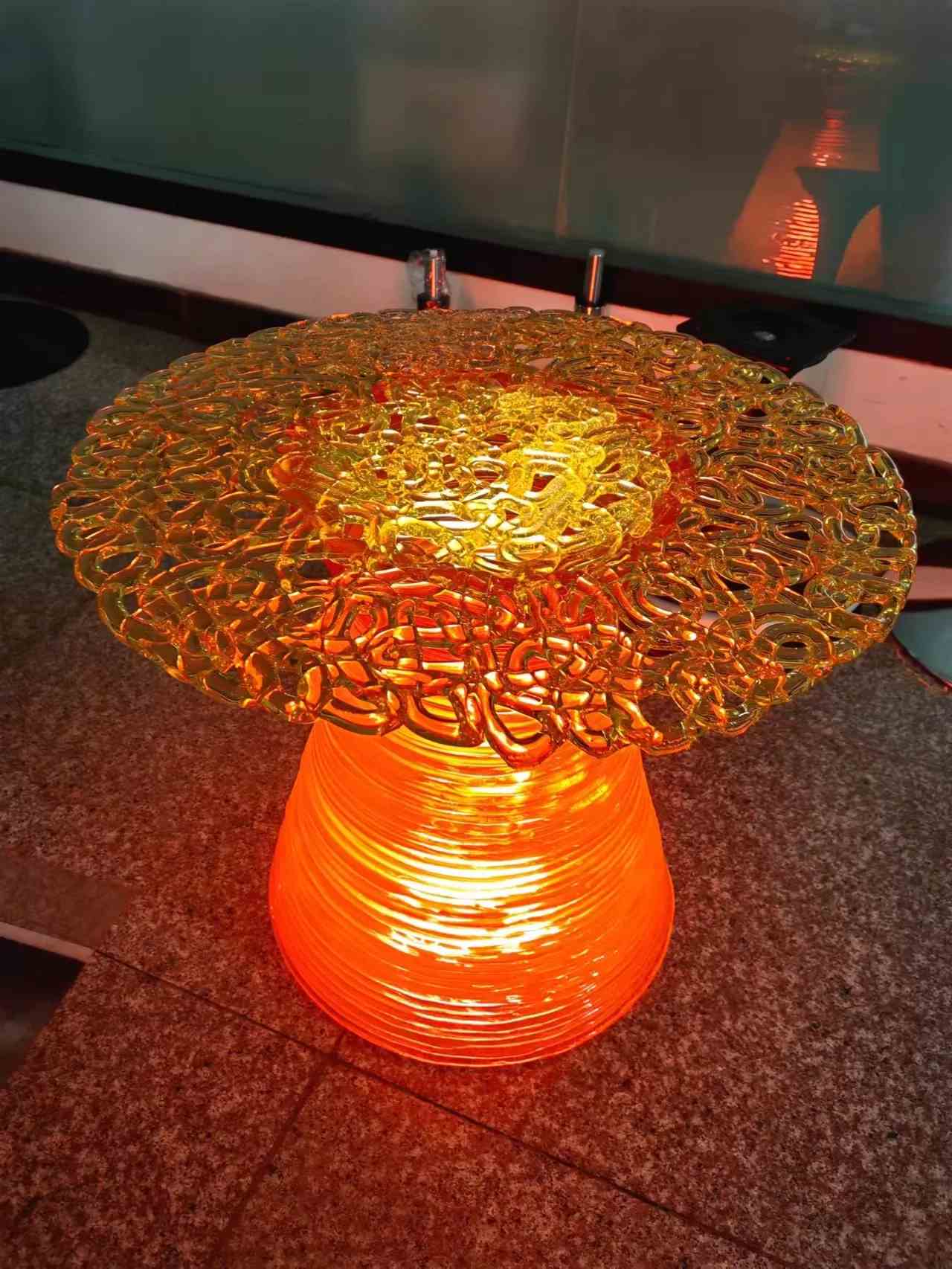 Table basse ronde - Tea Brown - Une fusion envoûtante de la lumière et du design