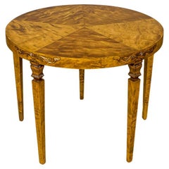 Table basse ronde plaquée de bouleau, Circa 1930