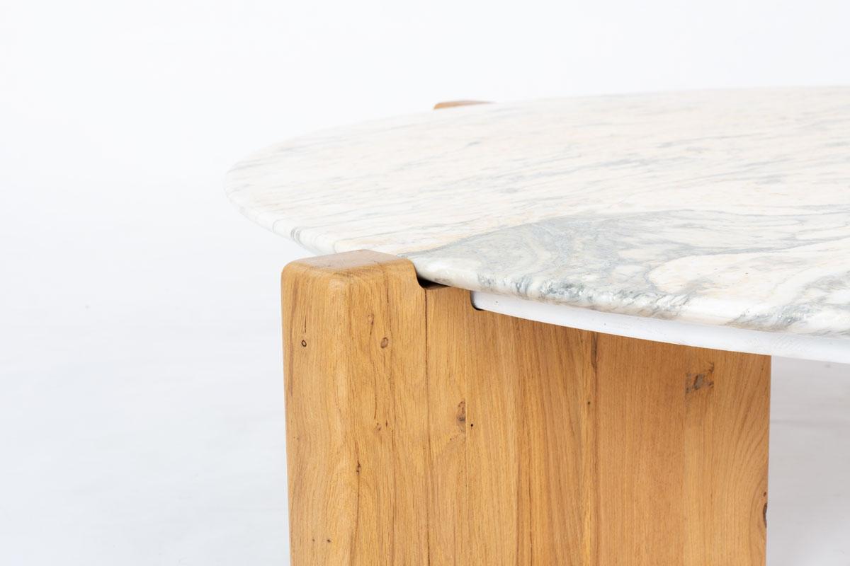Table basse ronde avec plateau en marbre Calacatta et piétement en Oak fait main, France, années 1970 en vente 1