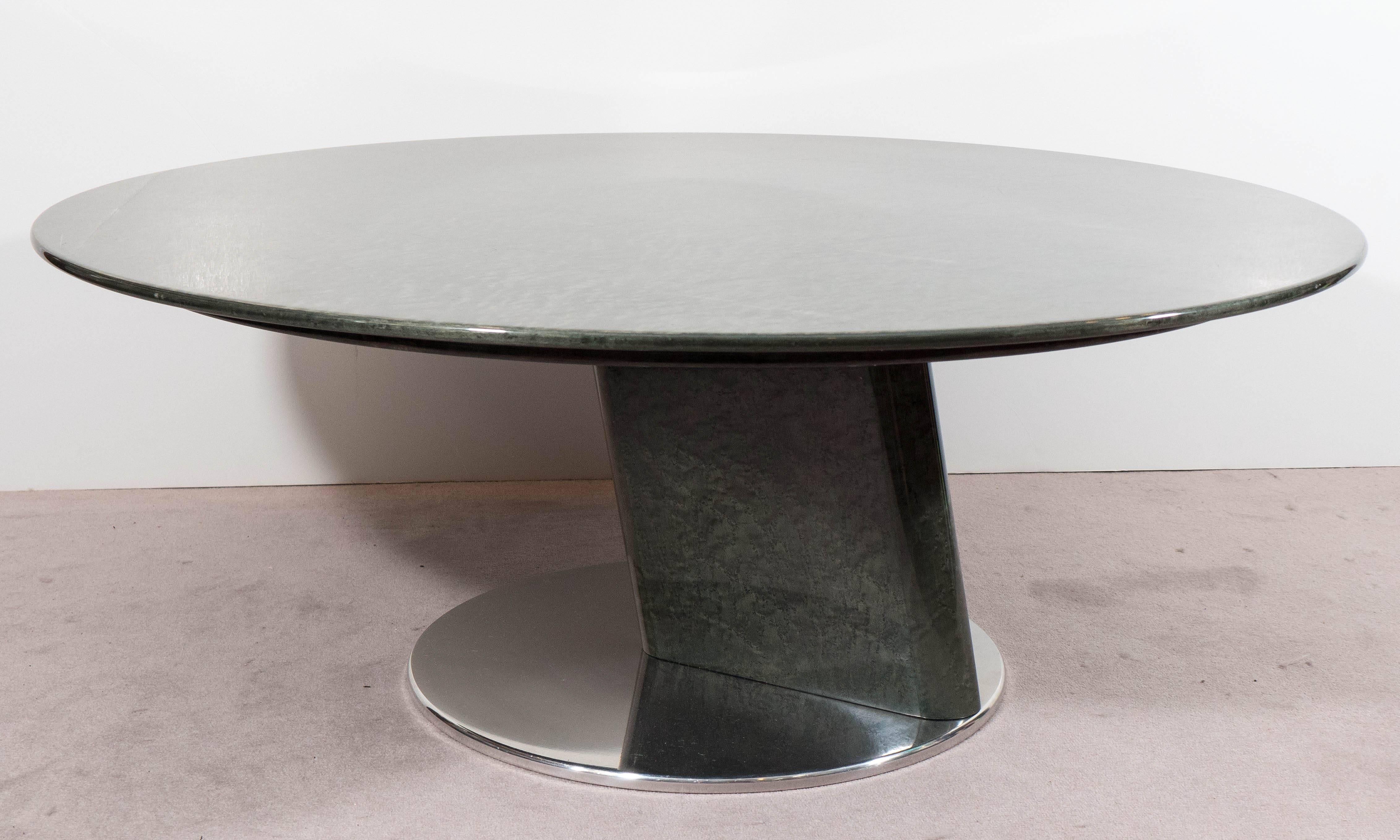 A round, green lacquered bird's-eye maple coffee table by Saporiti, produced in Italy circa 1980s, set above a smaller circular steel base. Good condition, consistent with age and use, with minimal scratches to the surface.