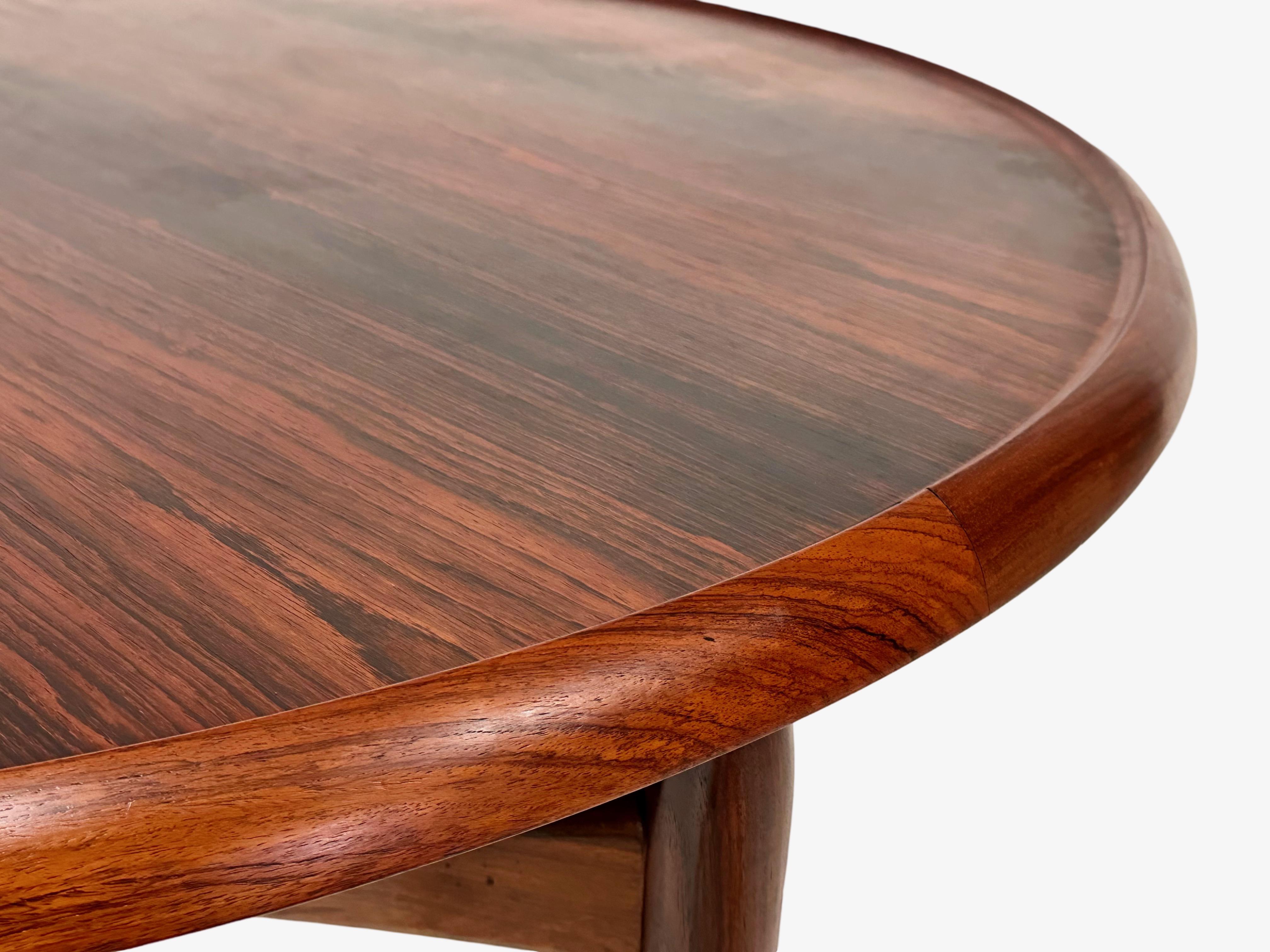 Round coffee table with reversable formica top. E. A. Johannson & L.Pontoppidan. In Excellent Condition For Sale In København K, DK