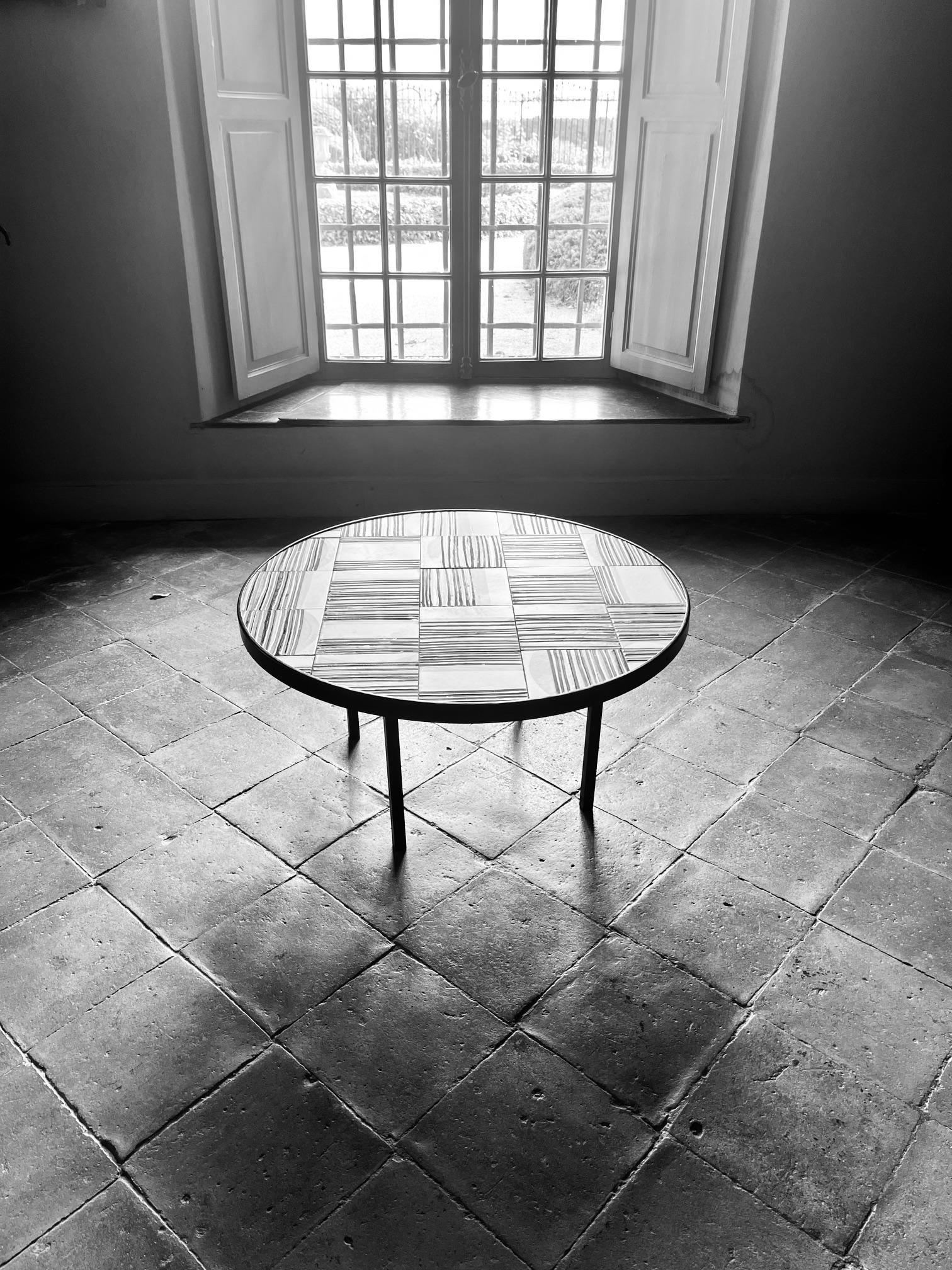 Round coffee table with tiles top, Roger Capron, Vallauris. circa 1960 For Sale 1