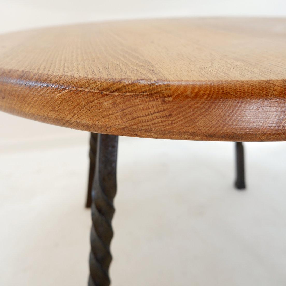 Round coffee table with twisted wrought iron base, France 1960s - Ø 67cm For Sale 1