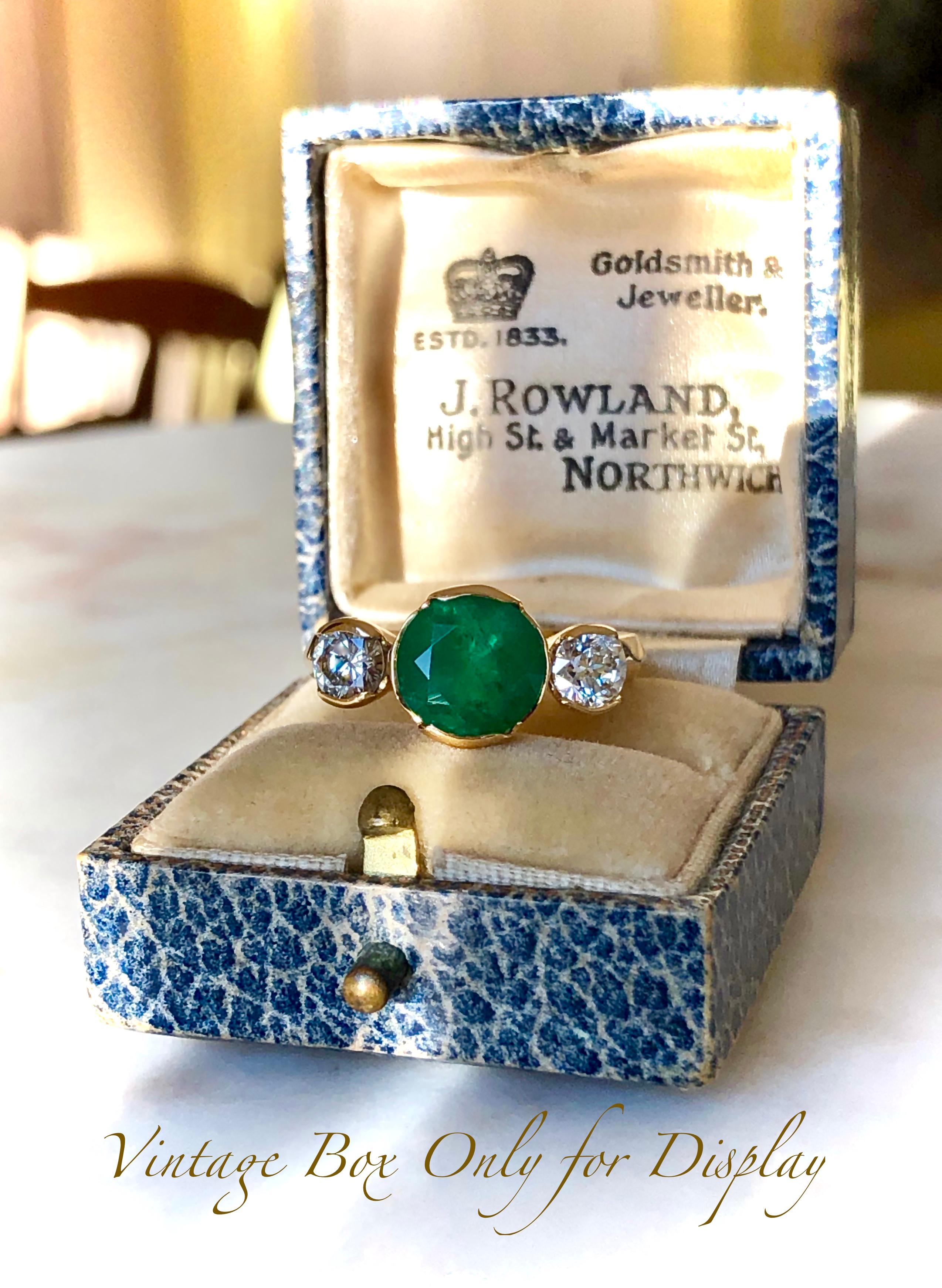 Round Cut Round Colombian Emerald Diamond Engagement Three-Stone Ring 18 Karat