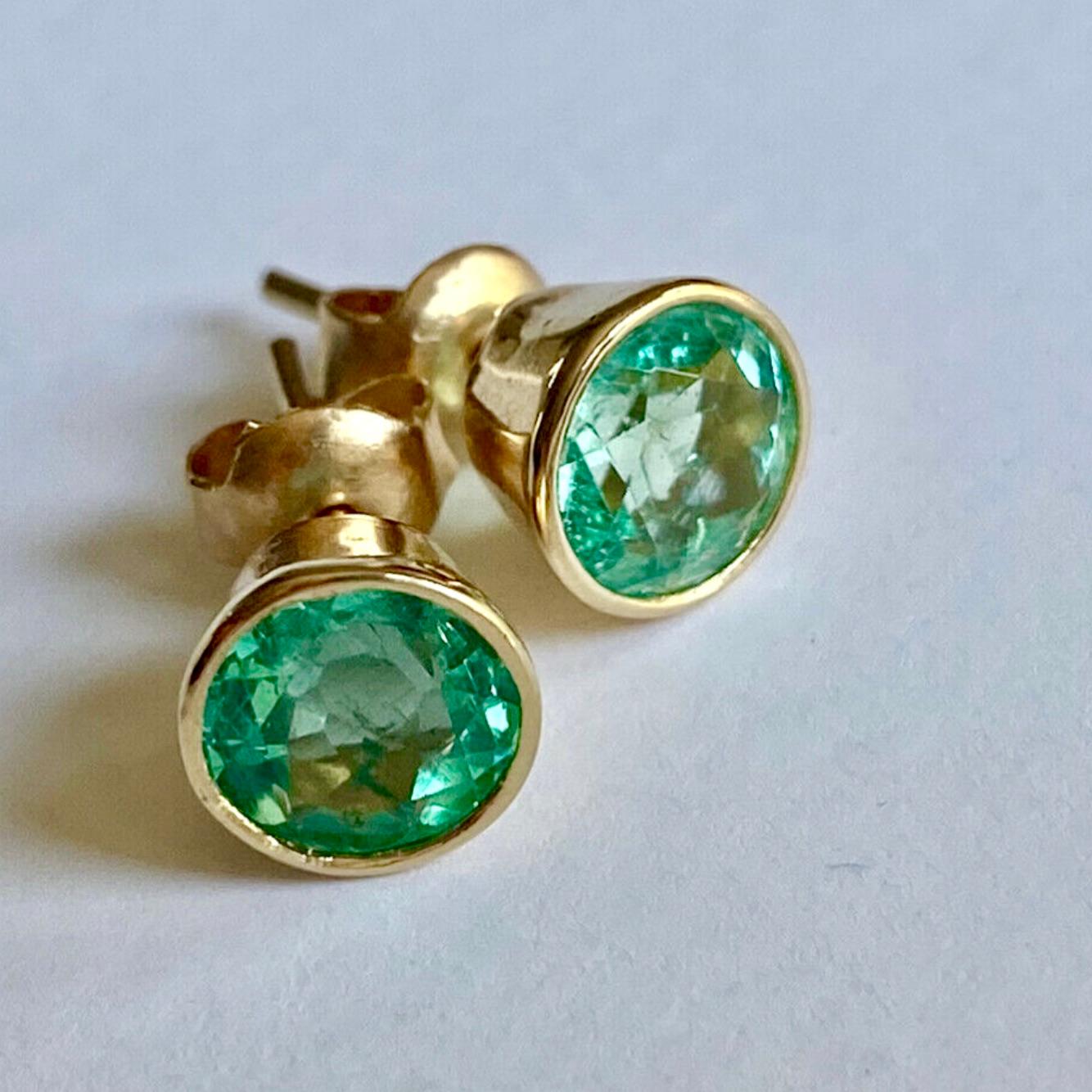 Artisan Round Colombian Emerald Stud Earrings 2.00 Carat 18K Gold For Sale
