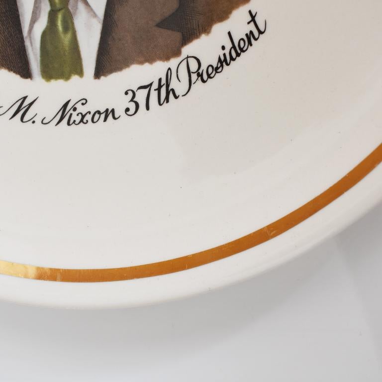 Assiette ronde commémorative du président Nixon, 37e président Bon état - En vente à Oklahoma City, OK