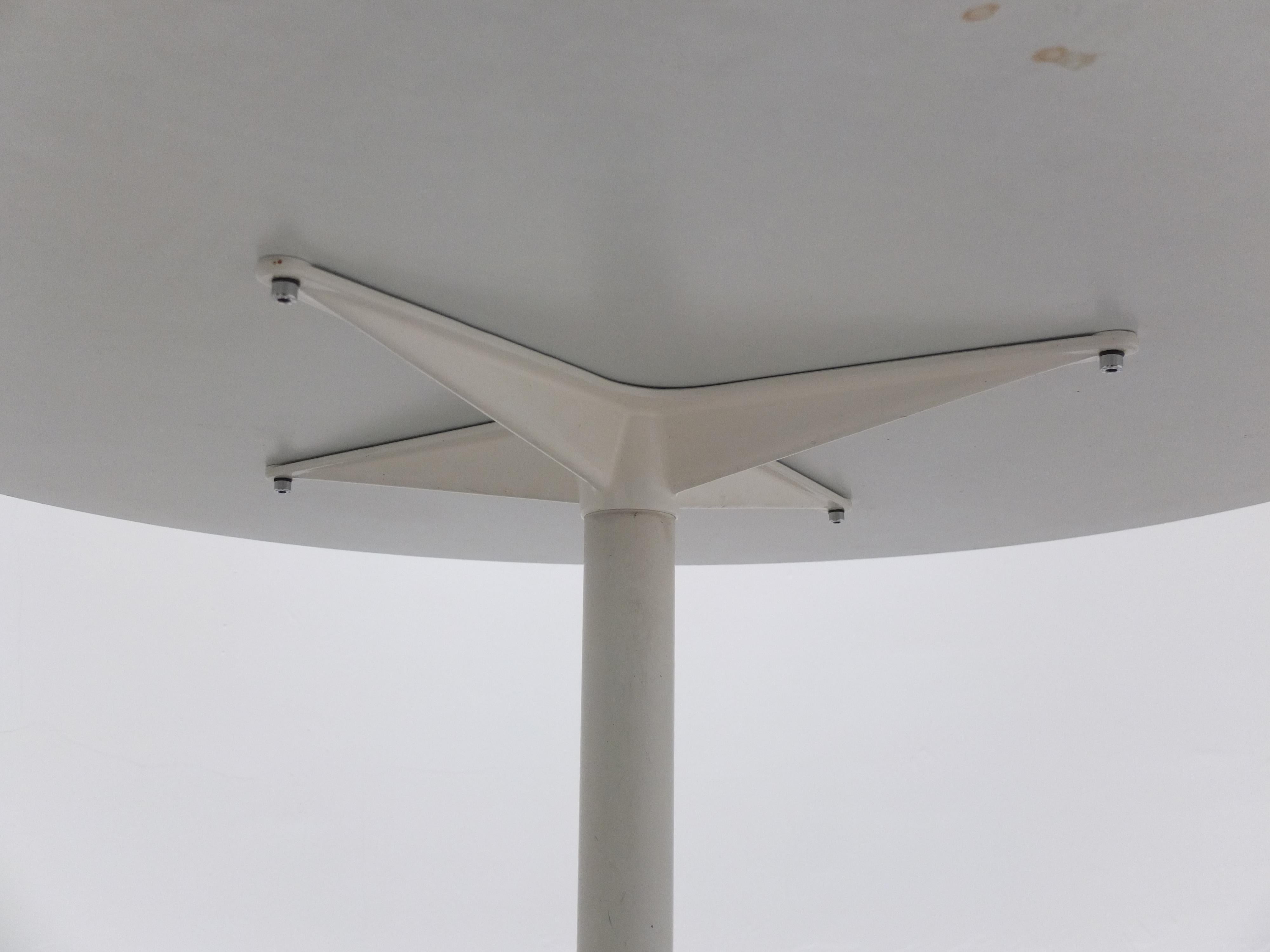 Table de conférence ou de salle à manger ronde de George Nelson pour Herman Miller, années 1960 Bon état - En vente à Antwerpen, VAN