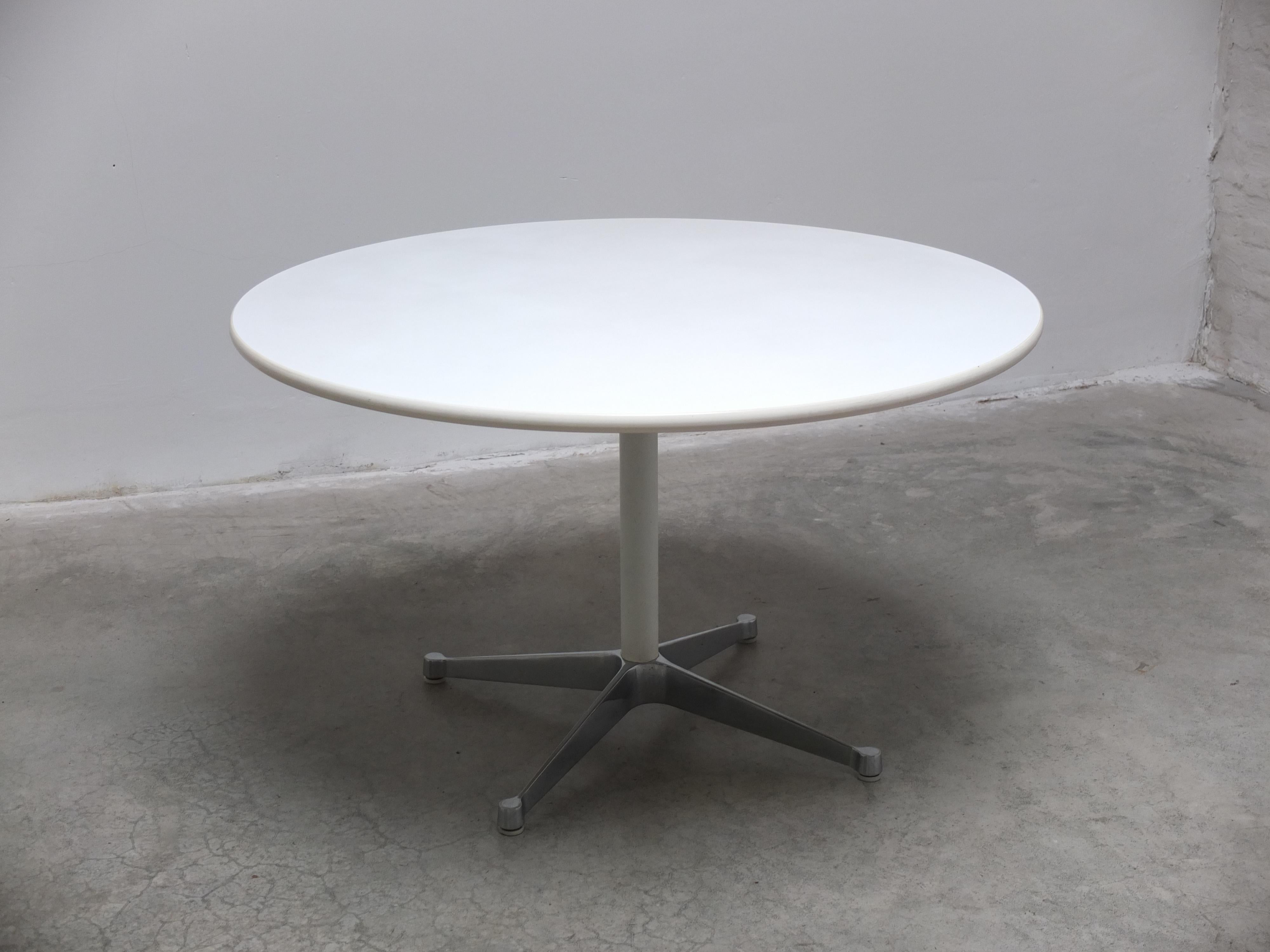 Métal Table de conférence ou de salle à manger ronde de George Nelson pour Herman Miller, années 1960 en vente