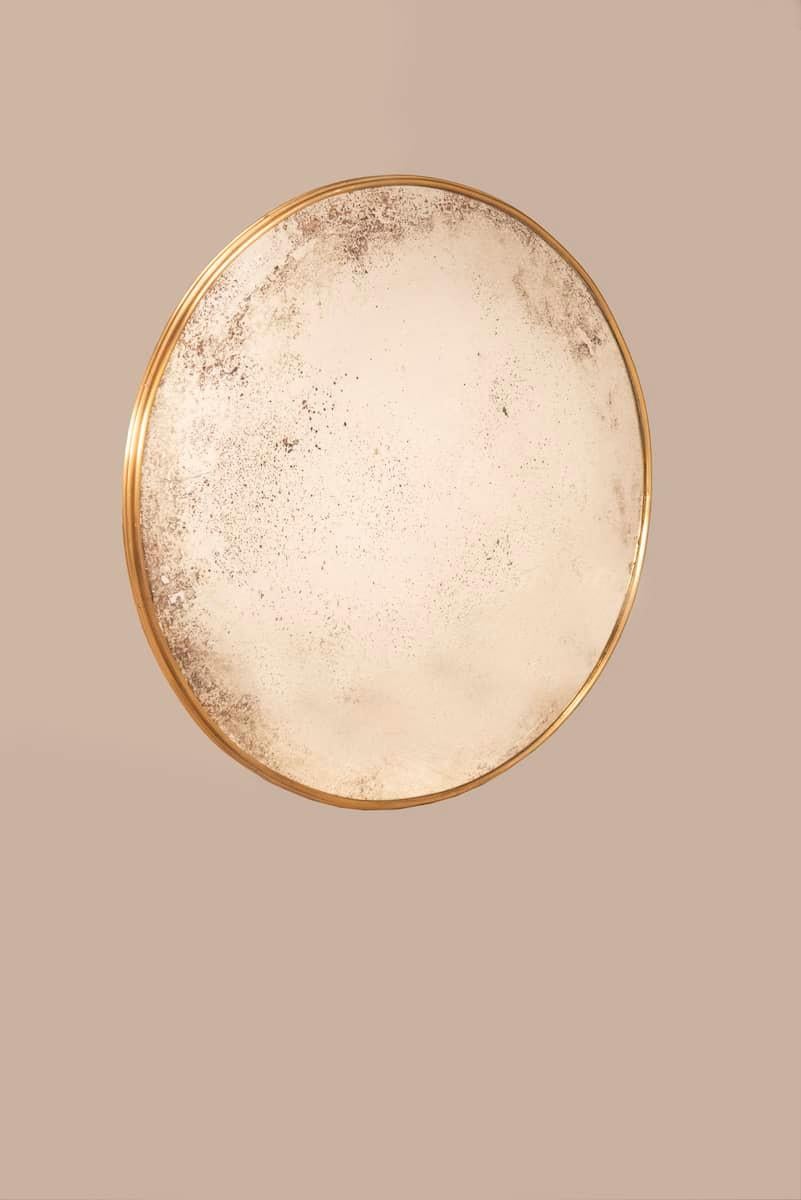 Newly made round mirror of convex shape, glass with aged effect. 

The frame is brass, the border is double brass. 

93cm diameter.

Price INCLUDES the costs for any packaging and crates needed to protect the item and keep the item stable during any