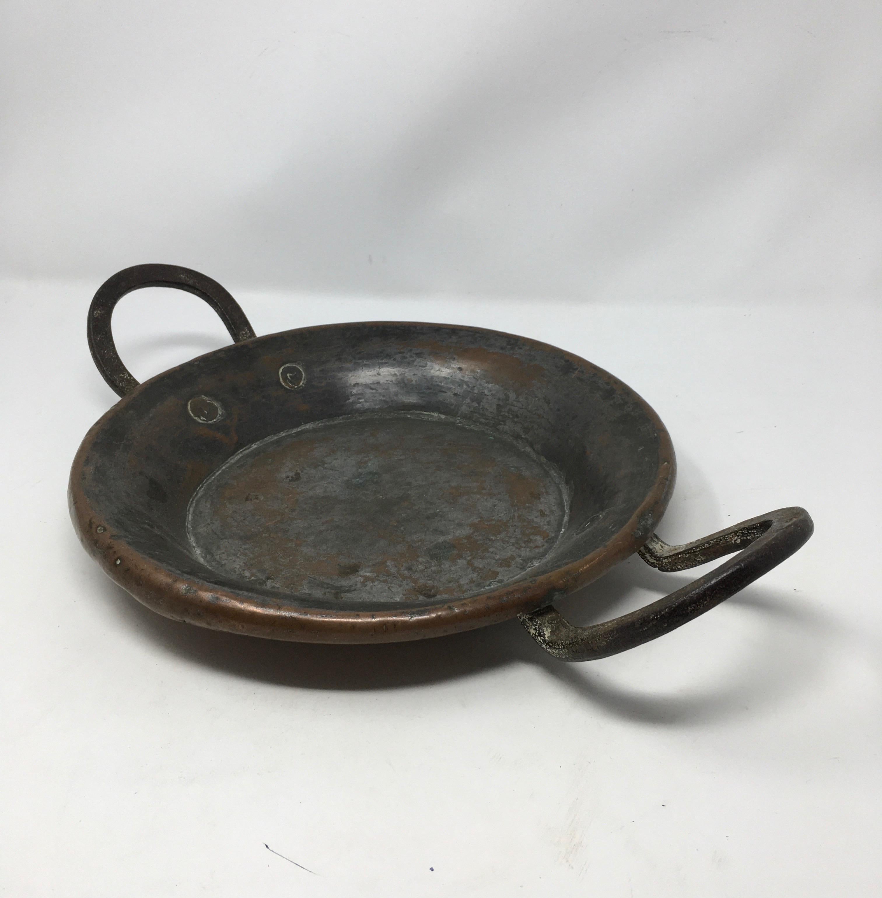 Round Copper Pot with Handles For Sale 8
