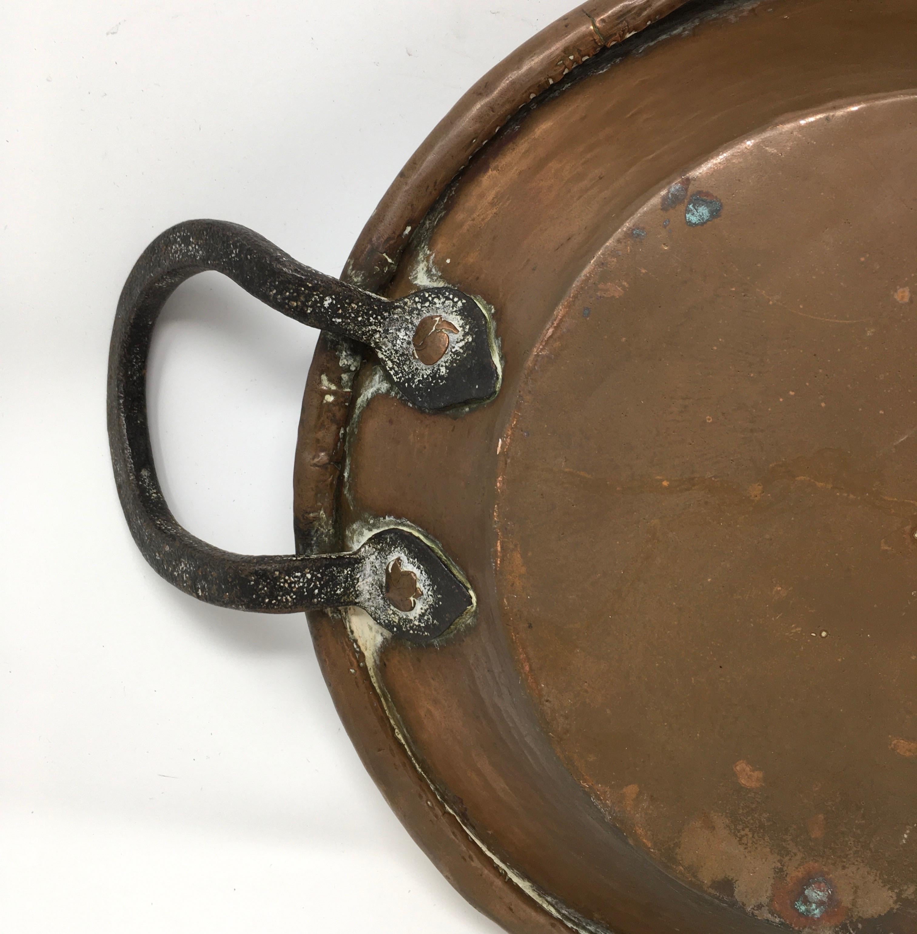 Round Copper Pot with Handles For Sale 4