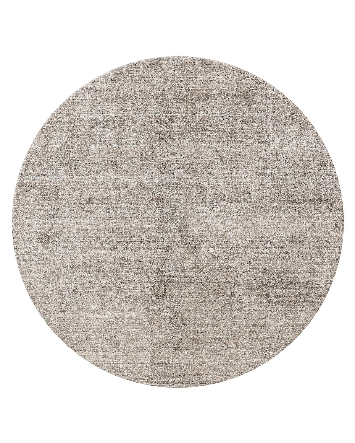 Kunsthandwerklicher reiner 250er runder Teppich aus handgewebter Bambusseide in Greige mit Kordel von Mohebban
Abmessungen: D 250 cm
MATERIALIEN: Bambus Seide

Die Pure-Kollektion besteht aus feiner, handgesponnener und handgewebter Bambusseide und