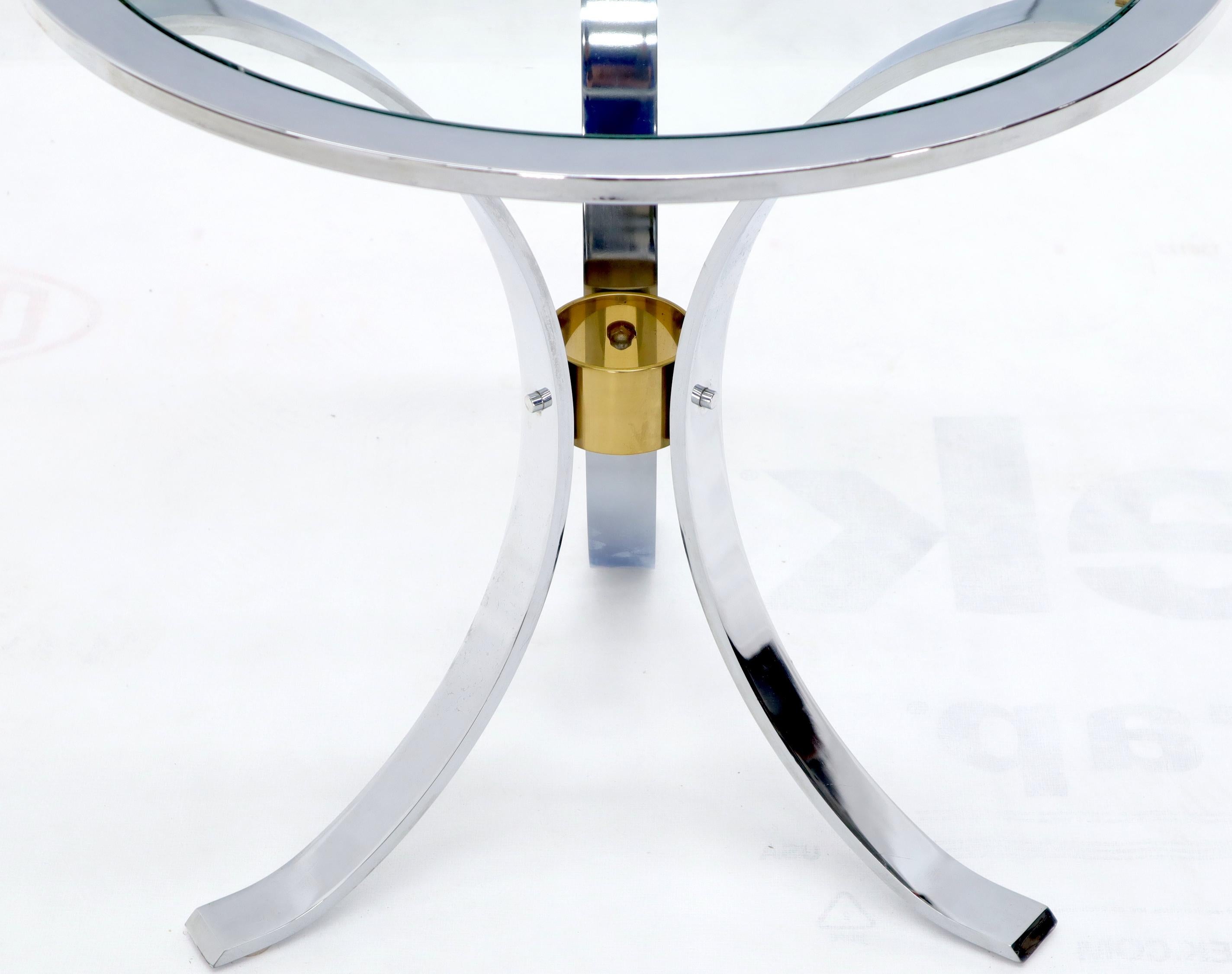 Round Crome and Brass Glass Top Occasional Side Table In Excellent Condition For Sale In Rockaway, NJ