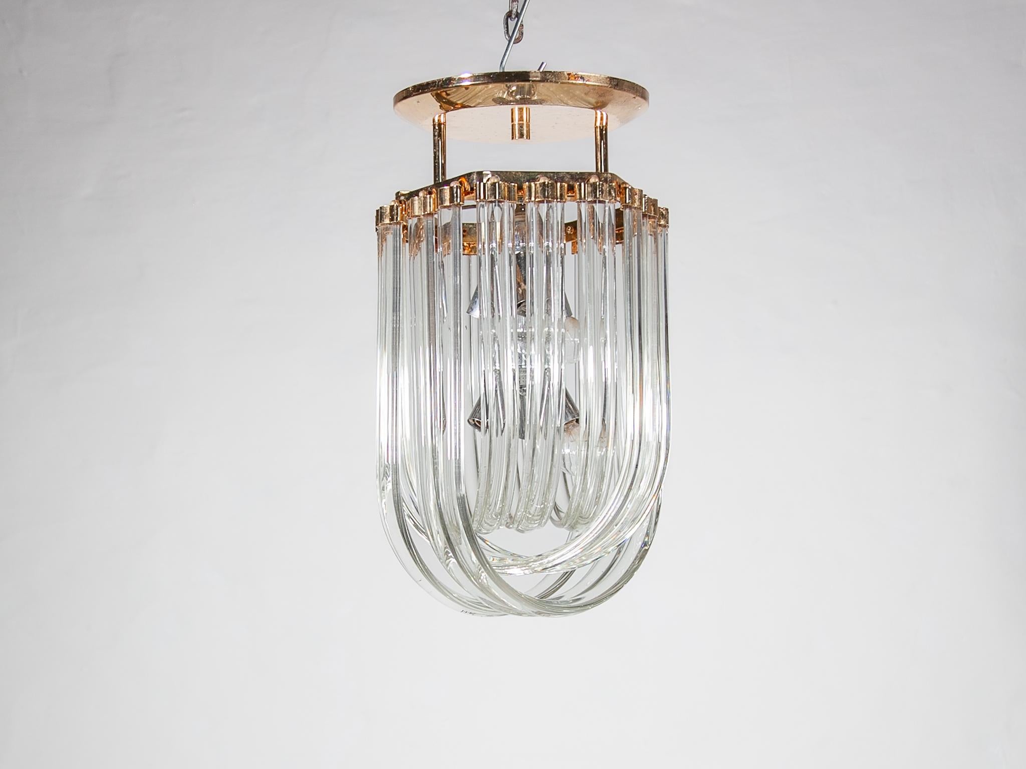 Hollywood Regency Lampadario rotondo in cristallo curvo, ciondolo in vendita