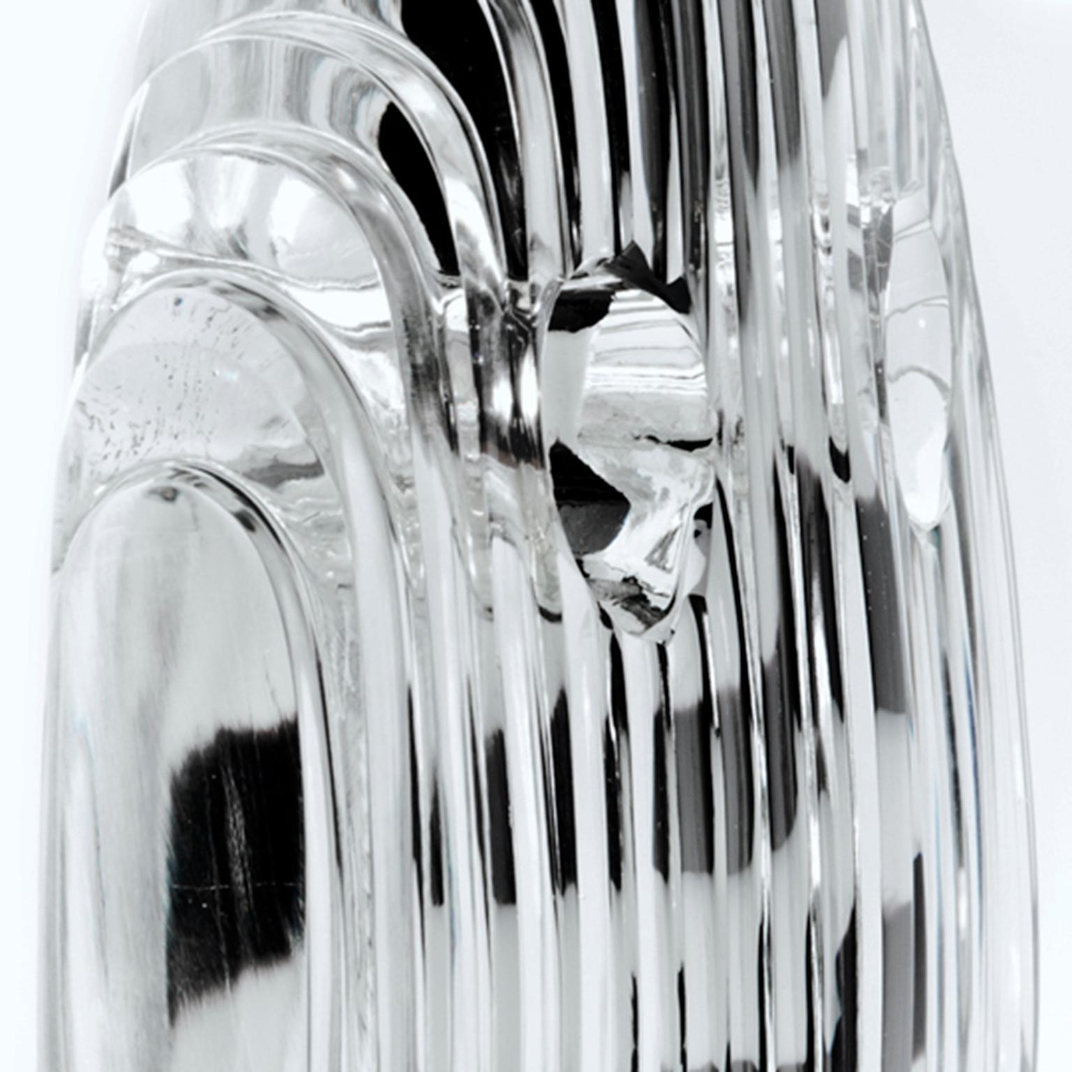  Glass Object. Round Crystal Mask with Black and White Nose. In New Condition For Sale In Amsterdam, NL