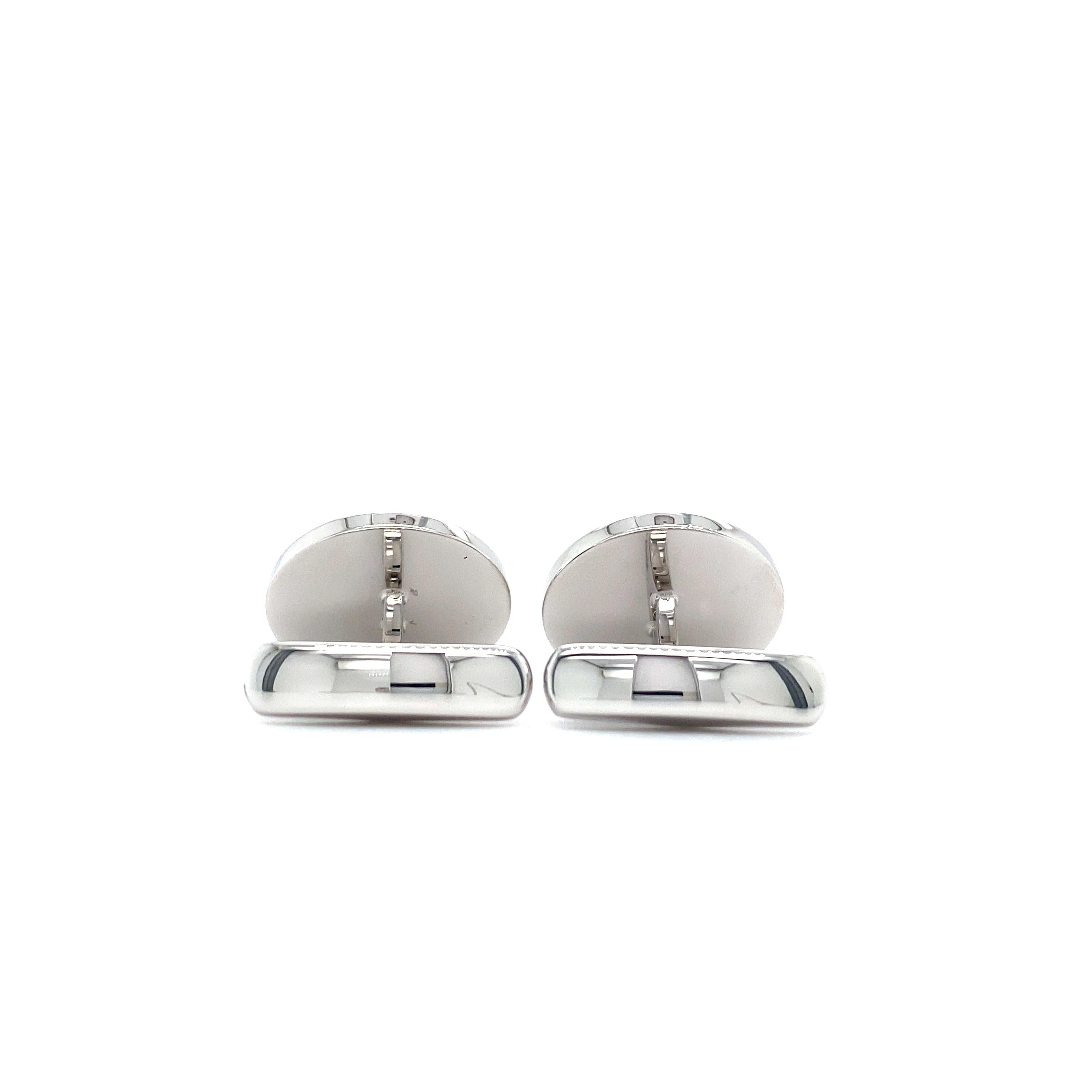 Contemporary Round Cufflinks - 18k White Gold - 62 Diamonds 0.72 ct Black Mother of Pearl For Sale