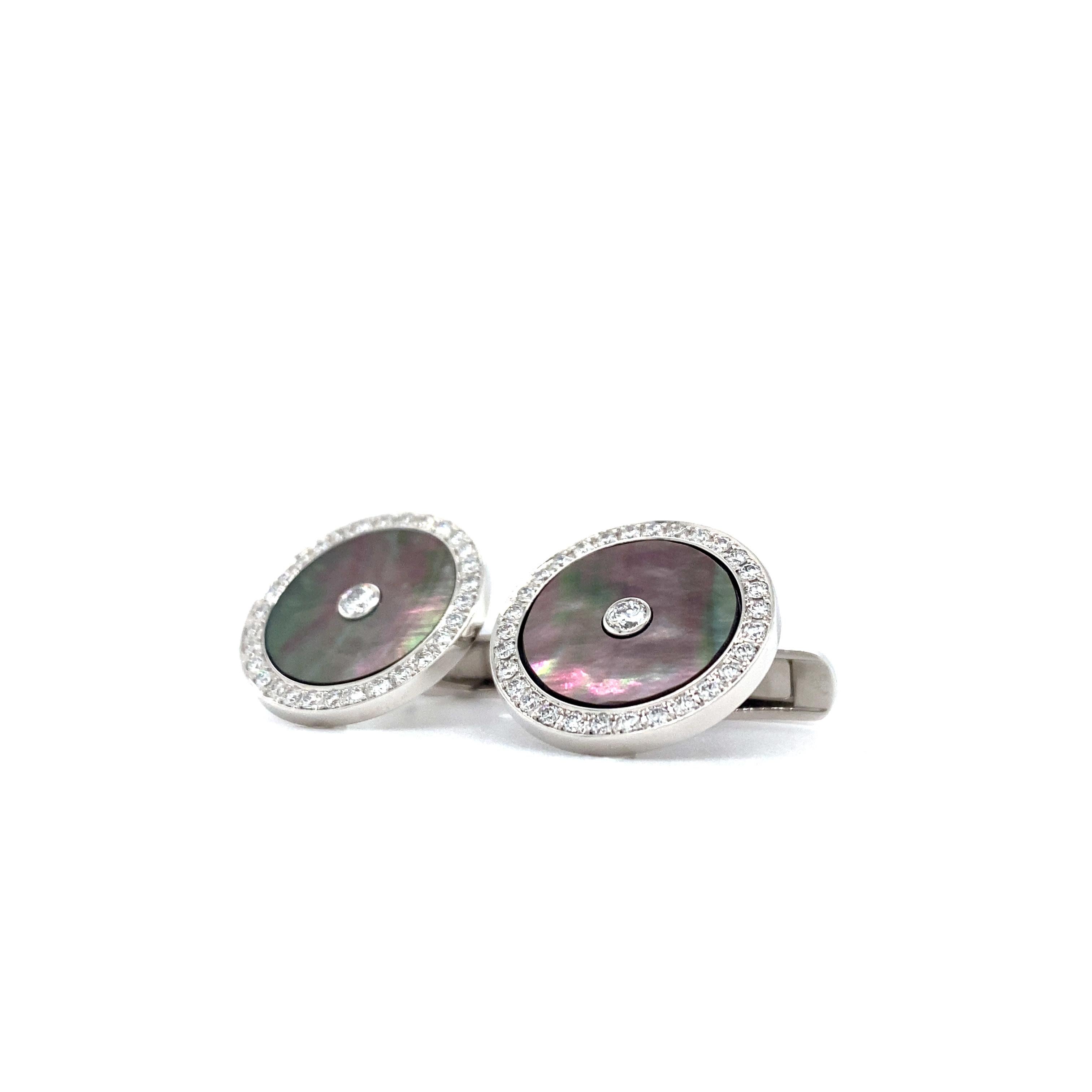 Women's or Men's Round Cufflinks - 18k White Gold - 62 Diamonds 0.72 ct Black Mother of Pearl For Sale