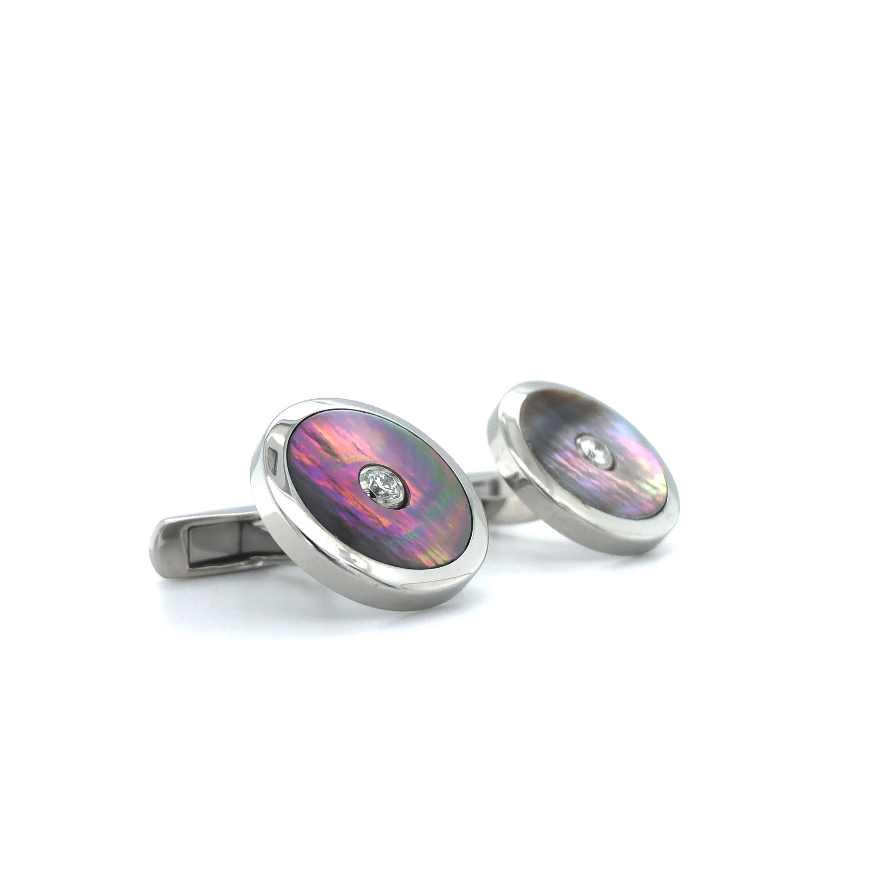 Round Cut Round Cufflinks Stainless Steel - Black Mother of Pearl Inlay, 2 Diamonds 0.2ct For Sale
